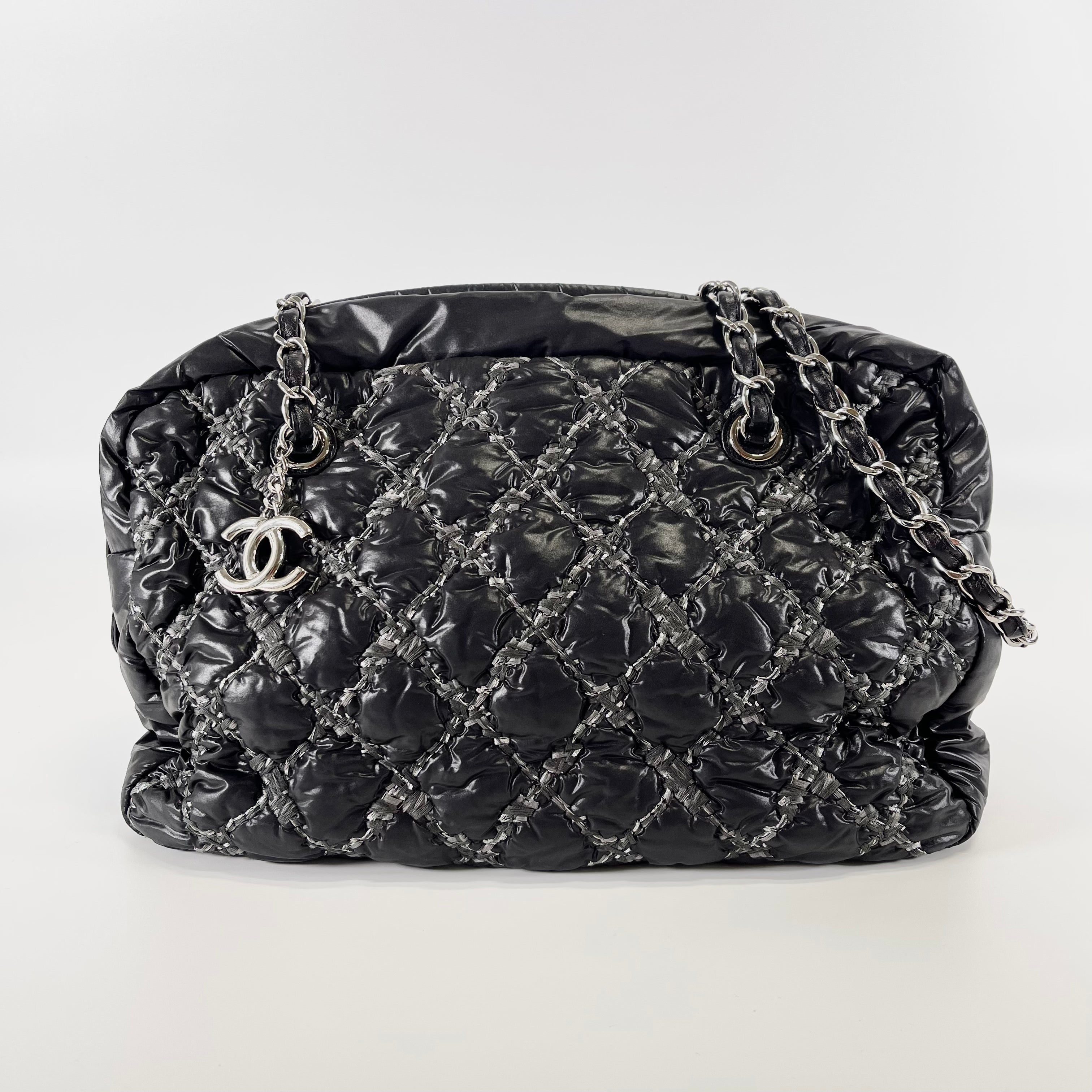 2602 secondhand CHANEL Paris The nylon Chain Shoulder Bag black Silver metal fittings 14813168 14
