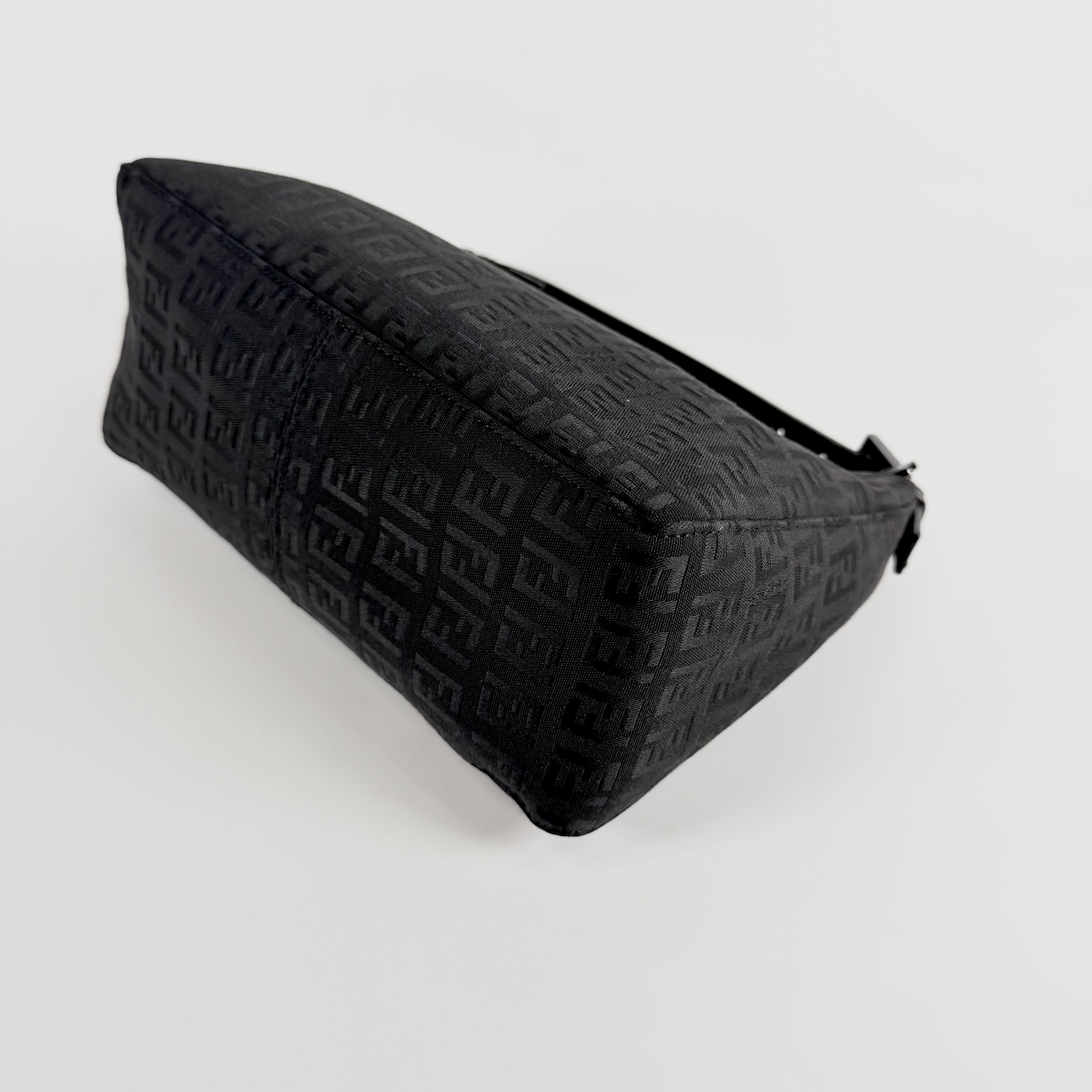 2608 secondhand FENDI Zucchino hand bag