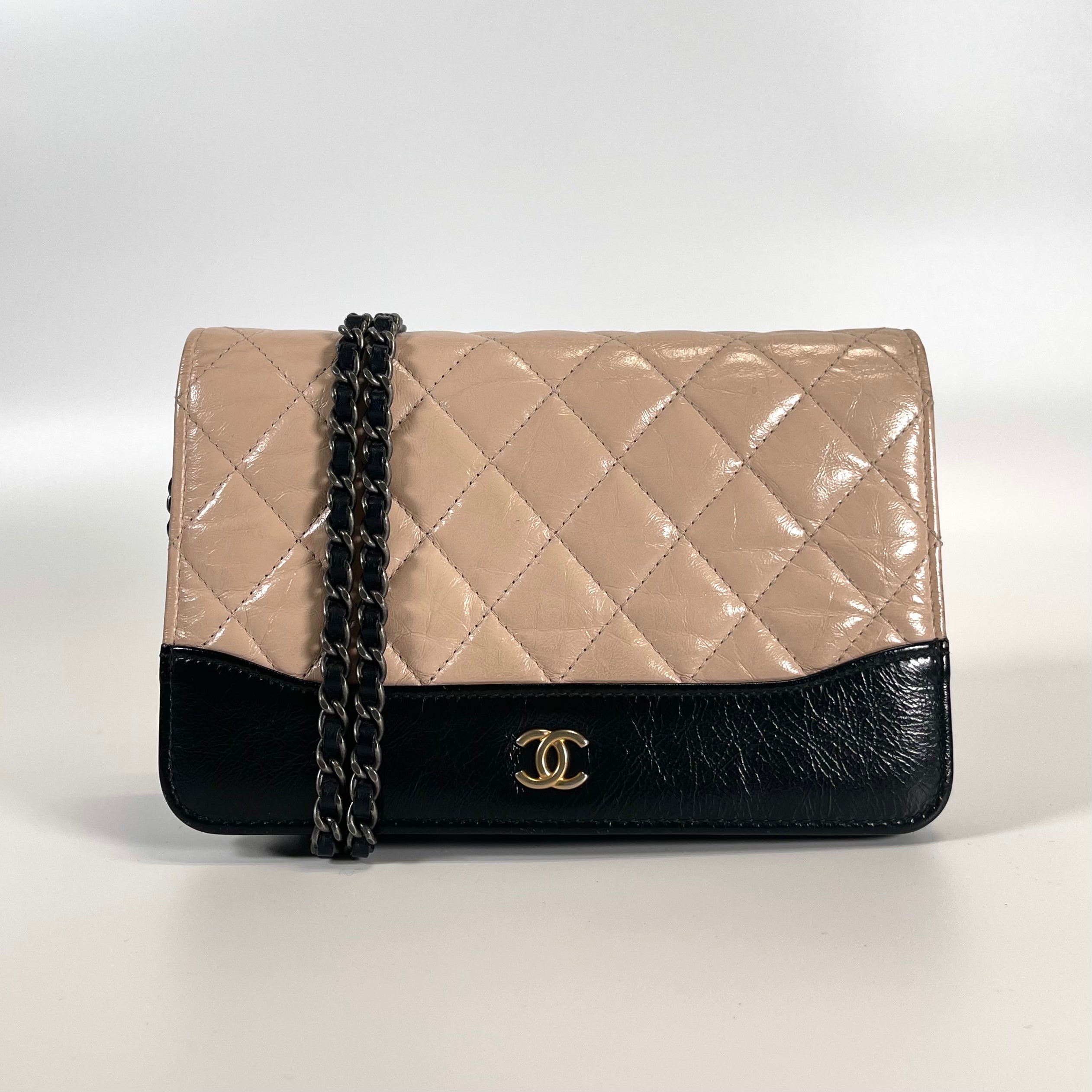 2512 secondhand  CHANEL Chain Wallet