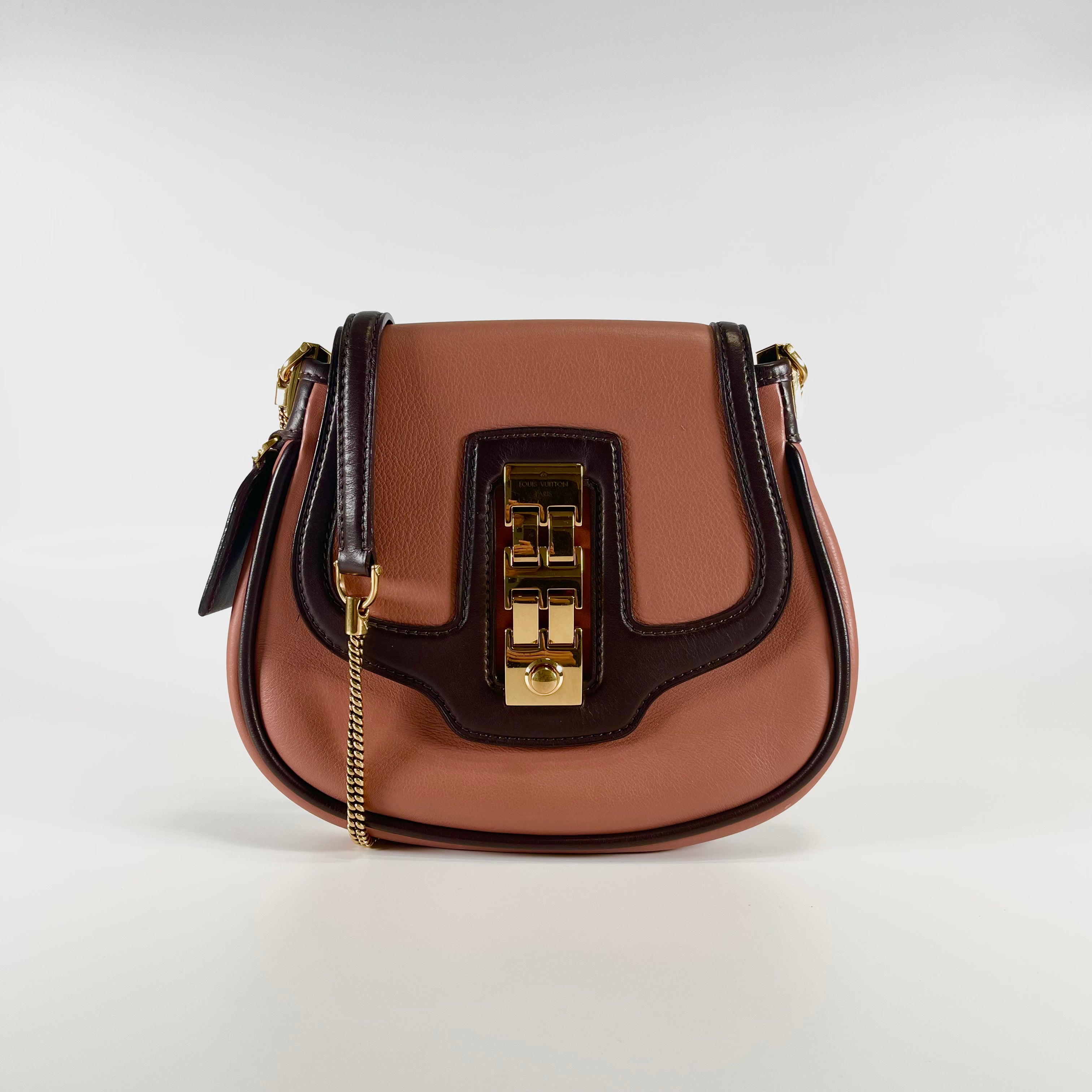 2601 secondhand LV  shoulder bag