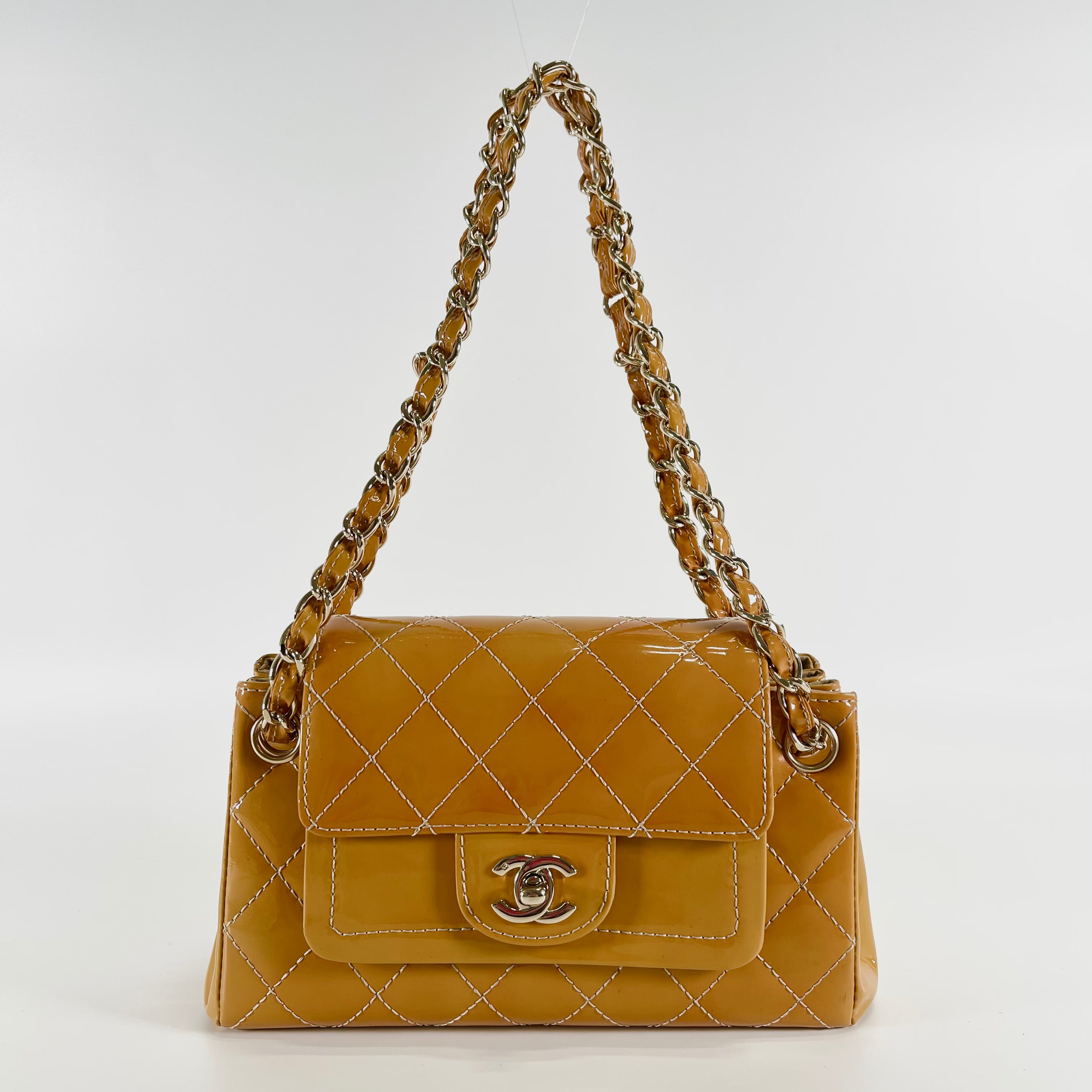 2602 secondhand CHANEL brand bag enamel 10493769 Yellow