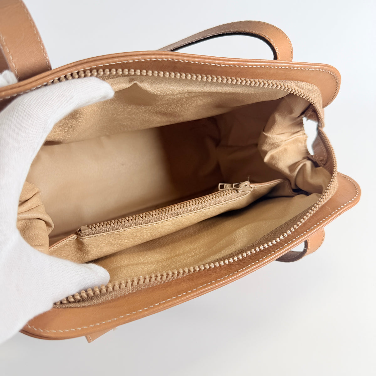 2606 secondhand CELINE hand bag Inside pin