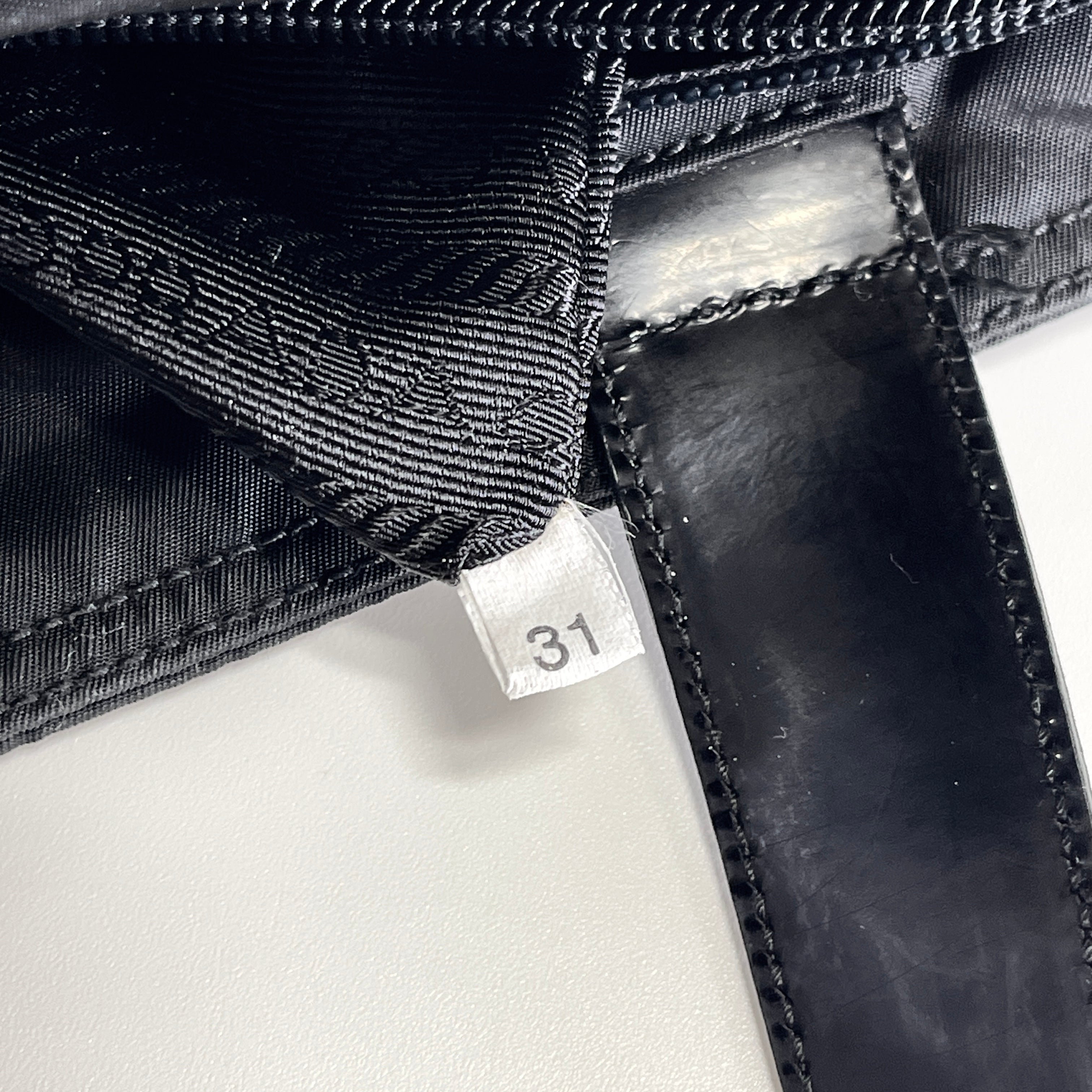 2605 secondhand PRADA nylon hand bag