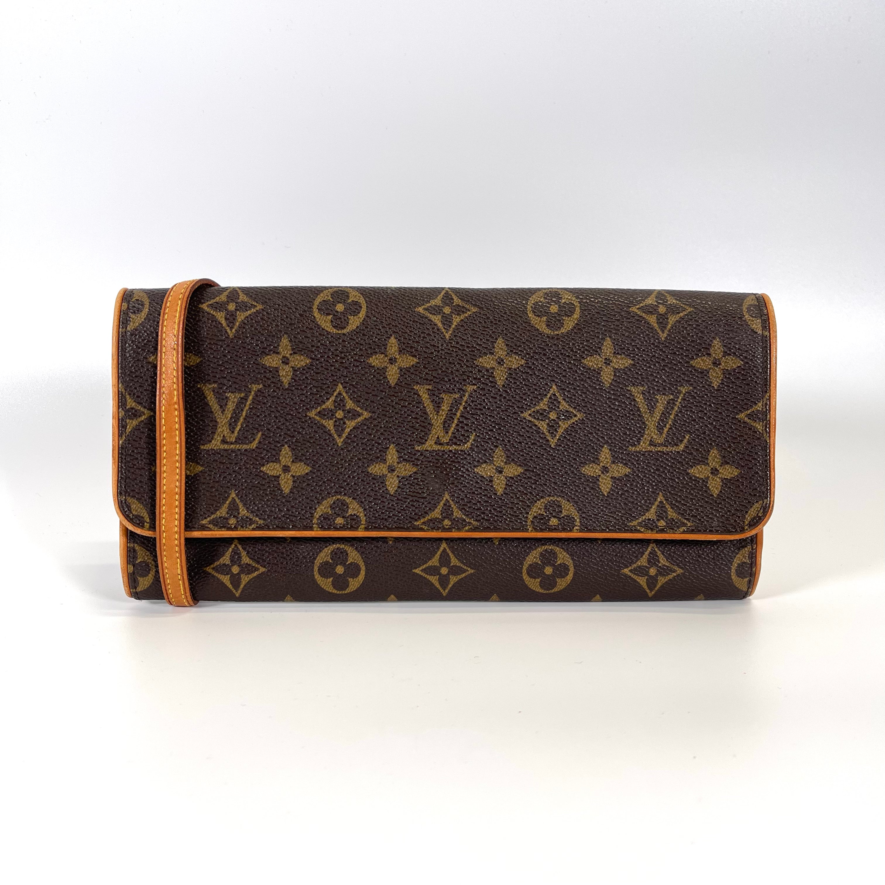 2512 LV Monogram Pochette twin GM