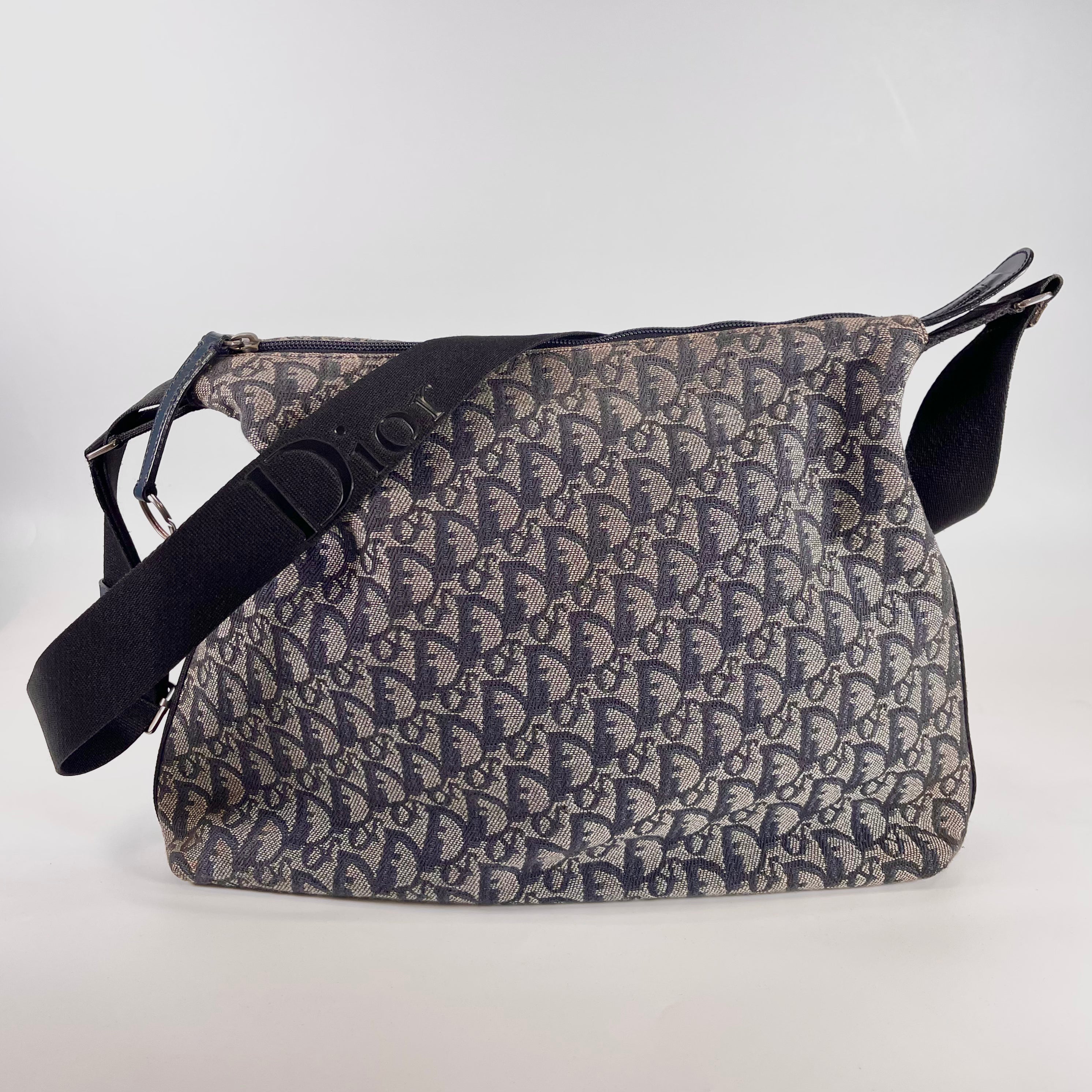 2602 secondhand CD Trotter Shoulder bag