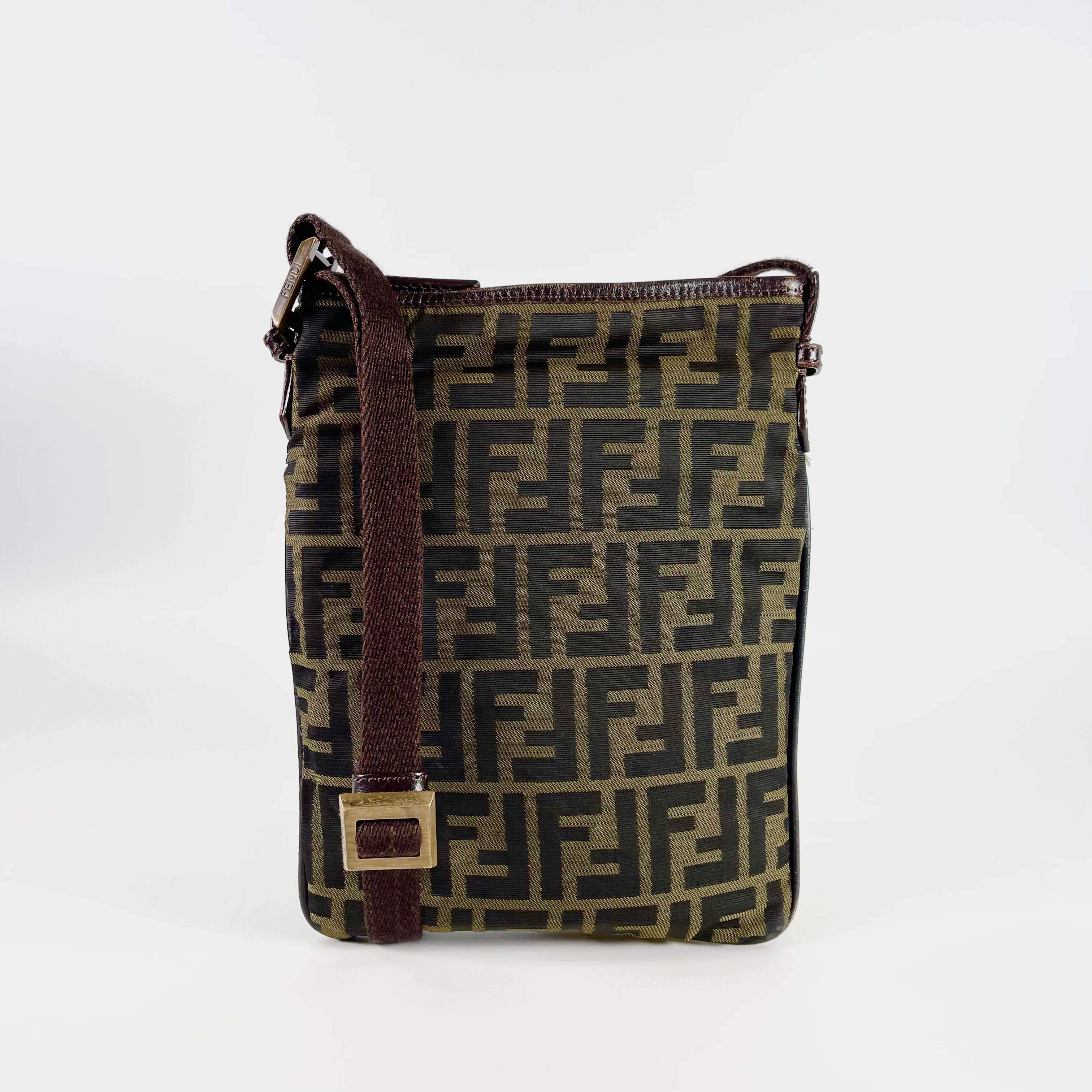 2602 secondhand FENDI Zucca Shoulder bag