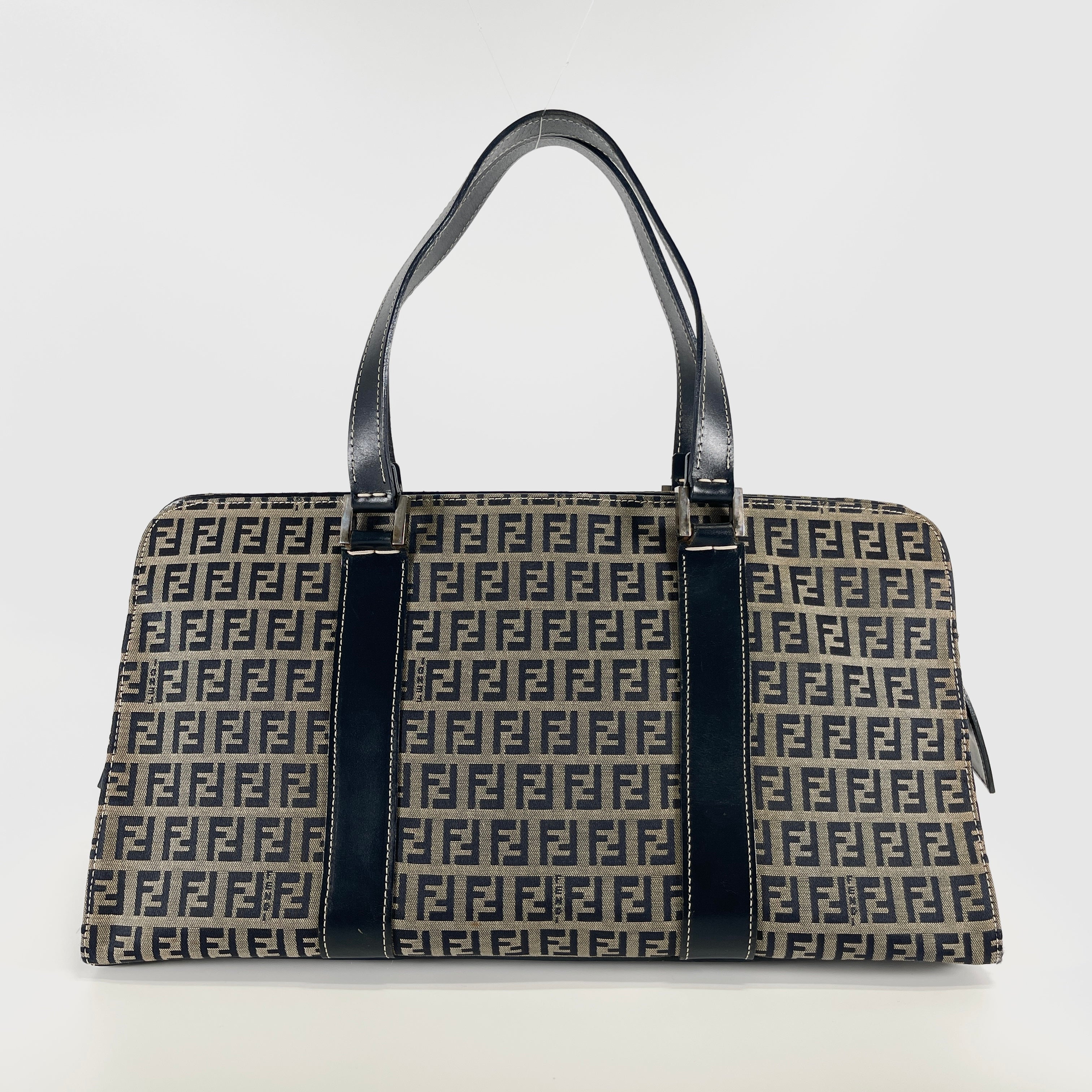2605 secondhand FENDI brand bag canvas hand Navy