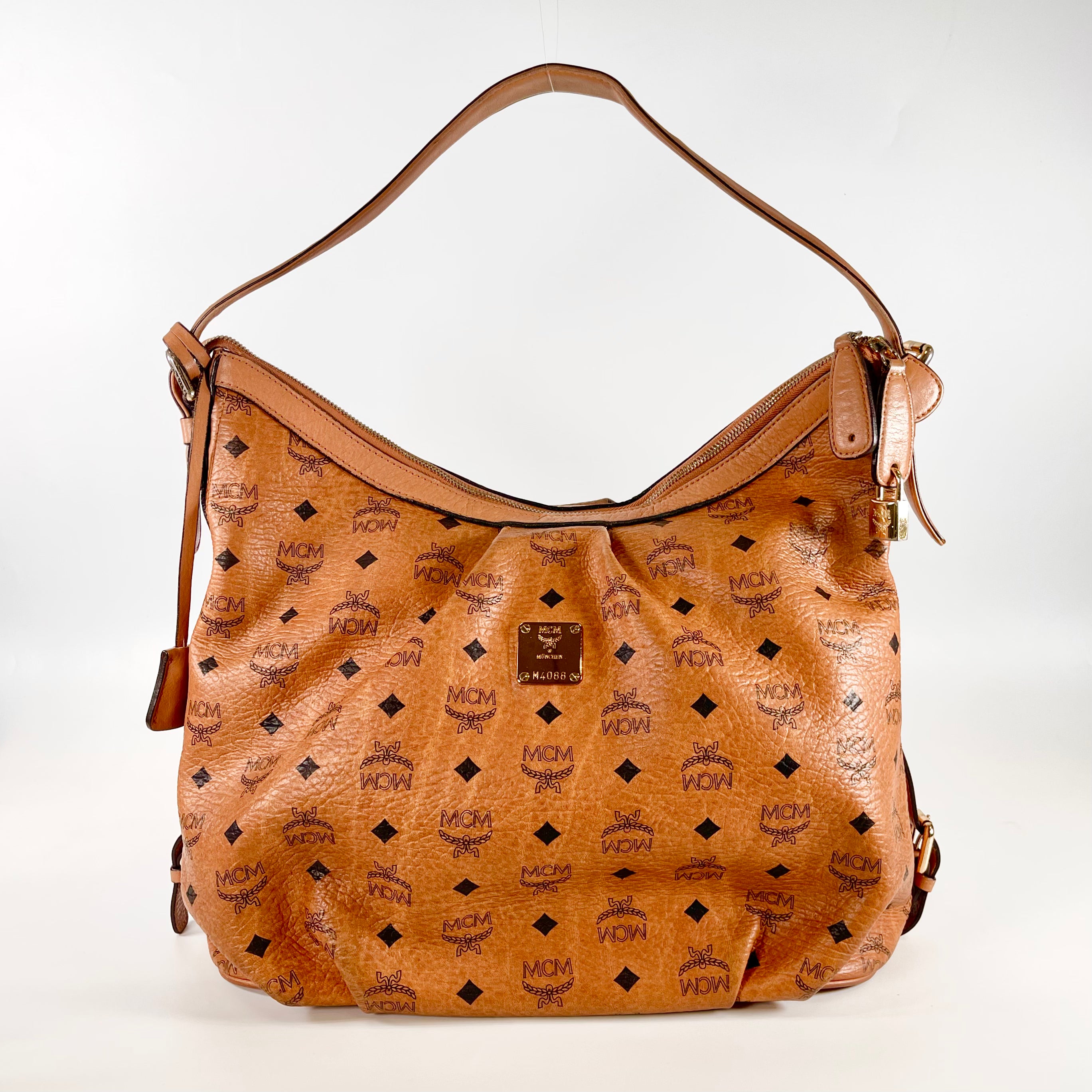 2512 secondhand  MCM Shoulder bag