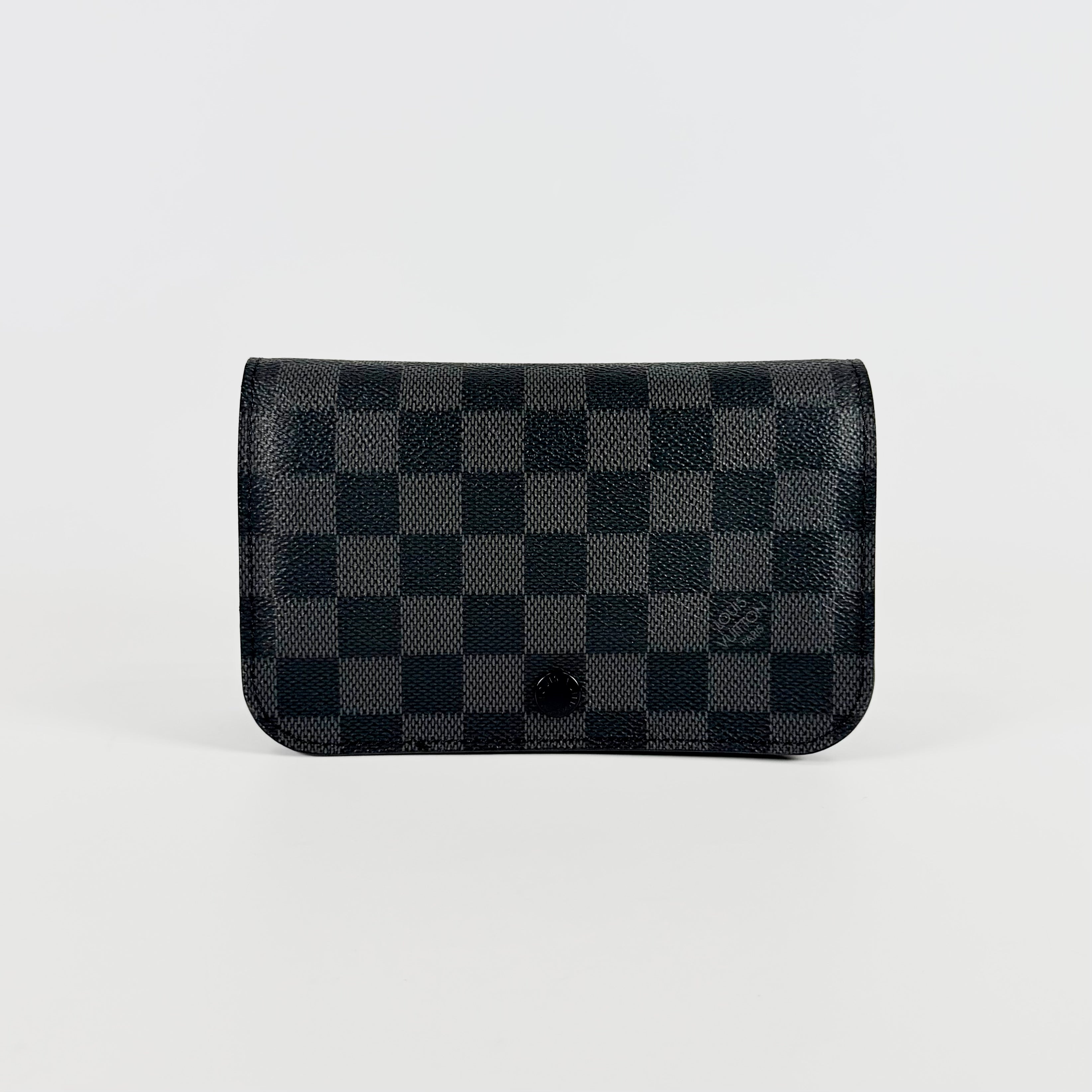 2608 secondhand LV Damier Graphite M6837T Pochette Homme