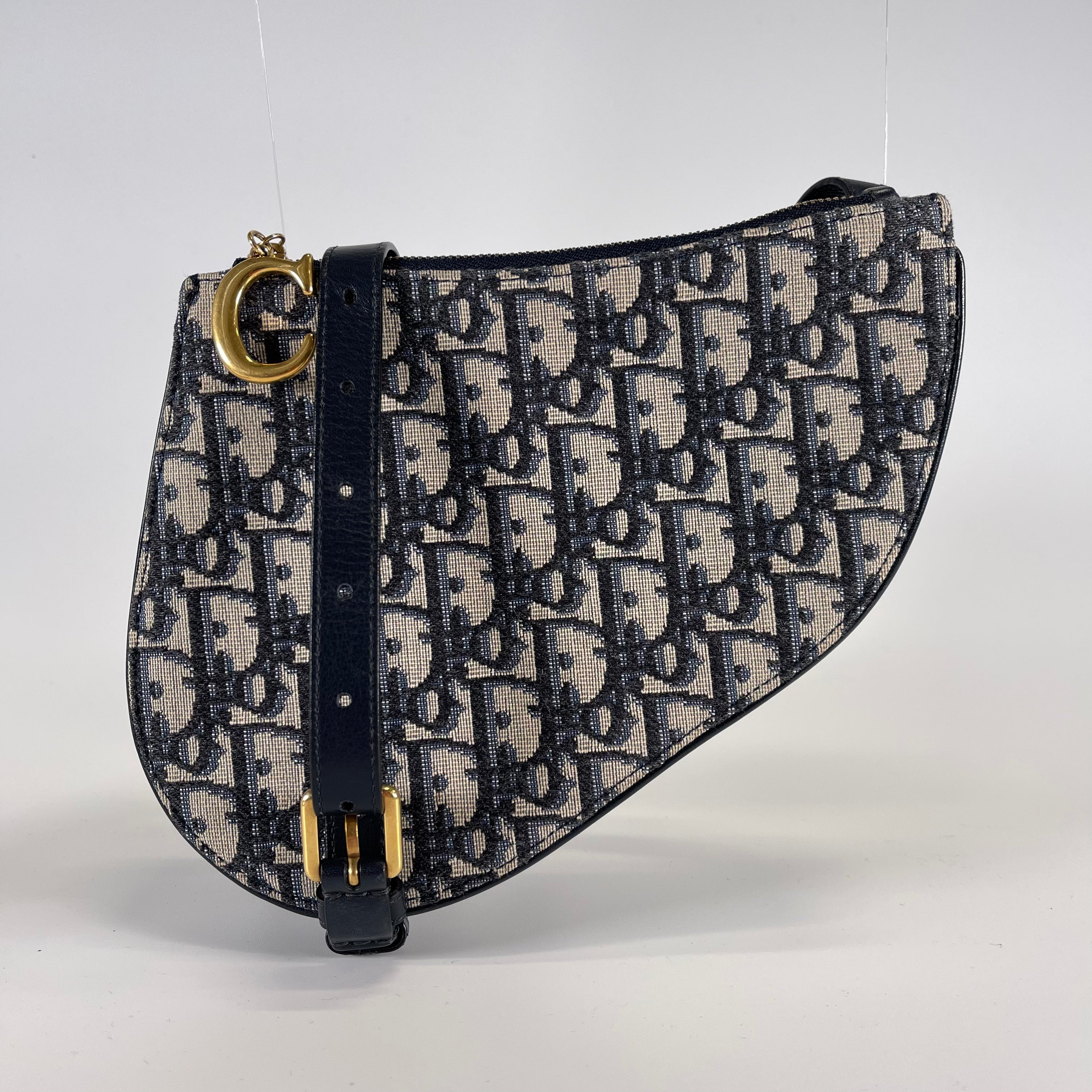 2512 secondhand  CD Trotter shoulderbag