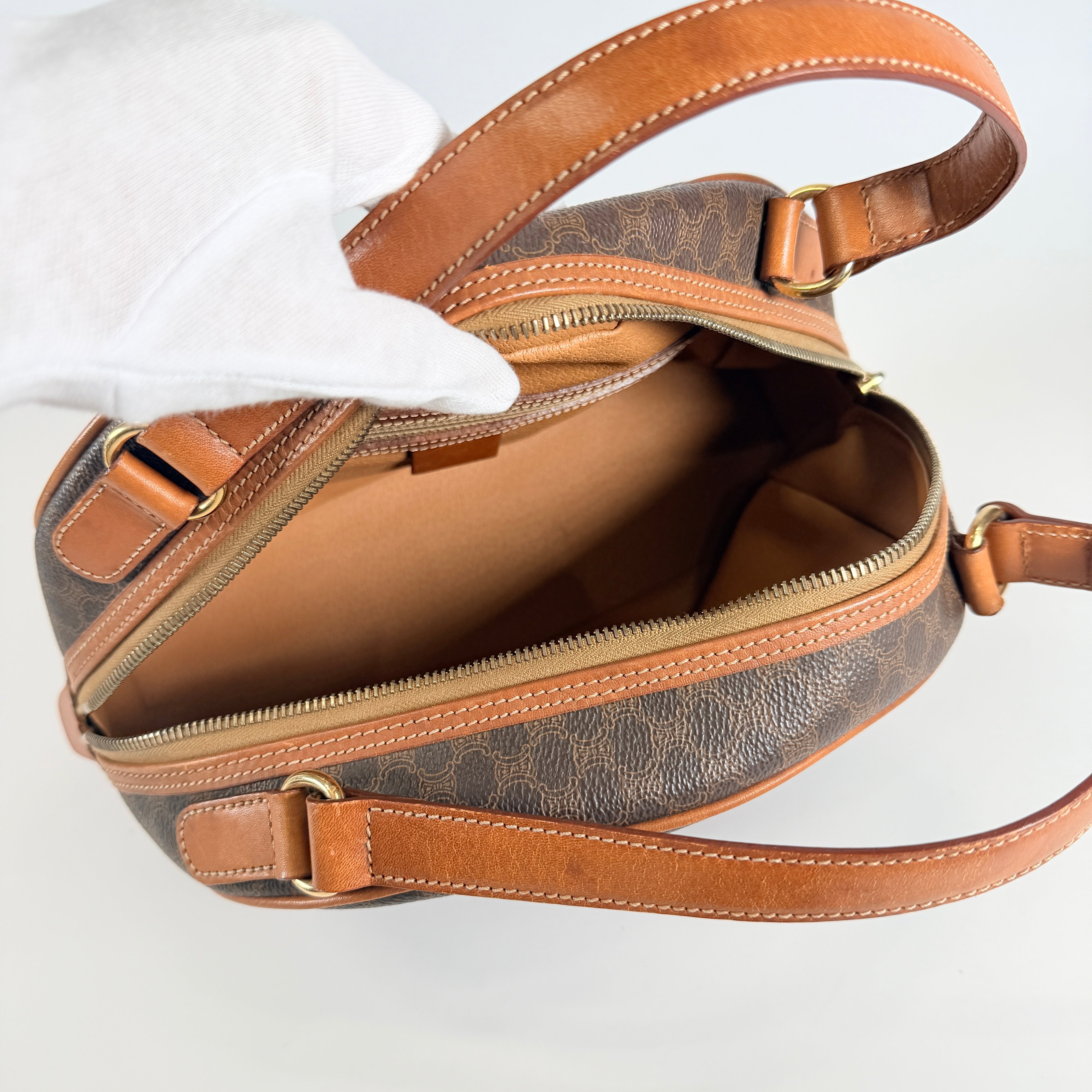 2606 secondhand CELINE Macadam hand bag