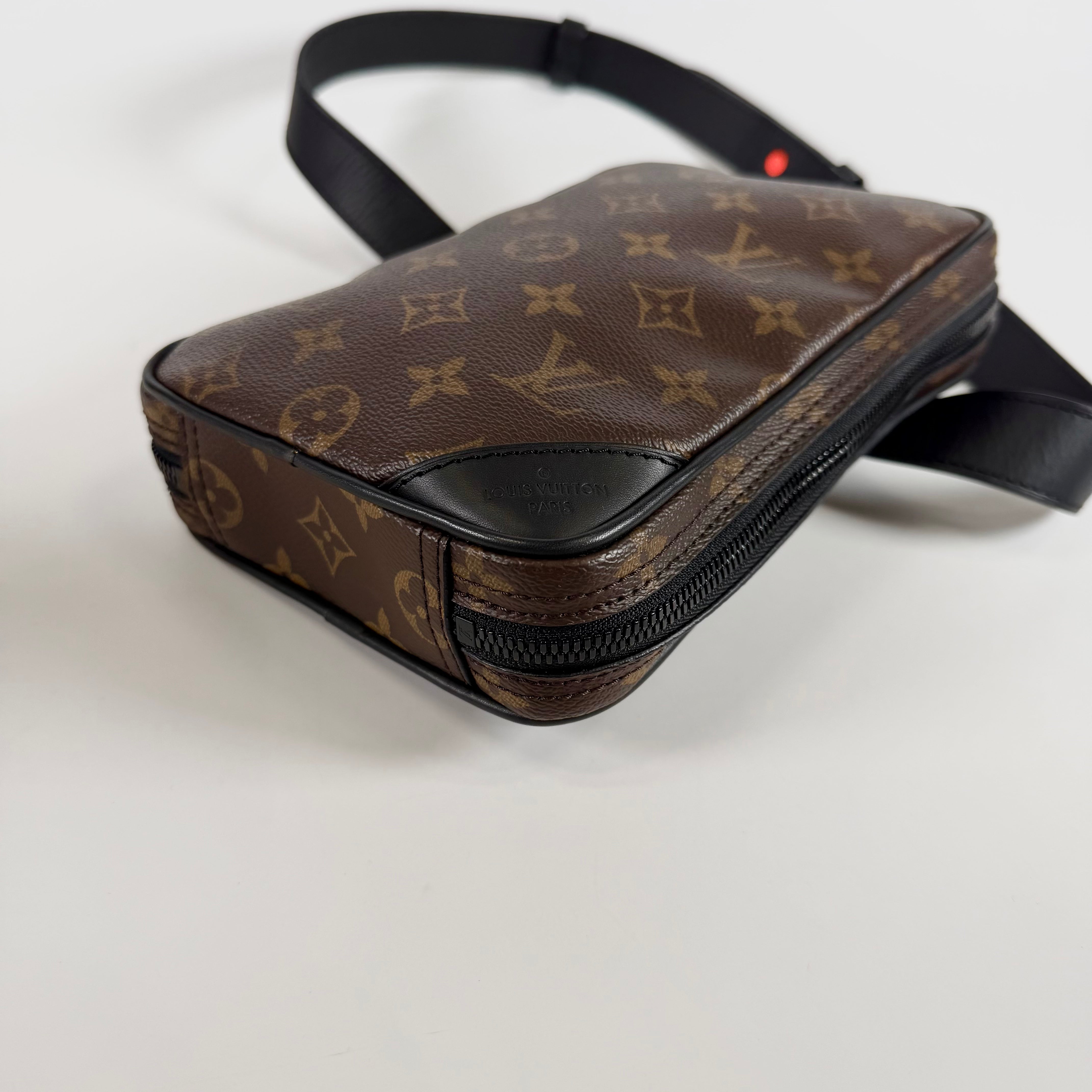 2605 secondhand LV Macassar M44477 solar CA2198 strap