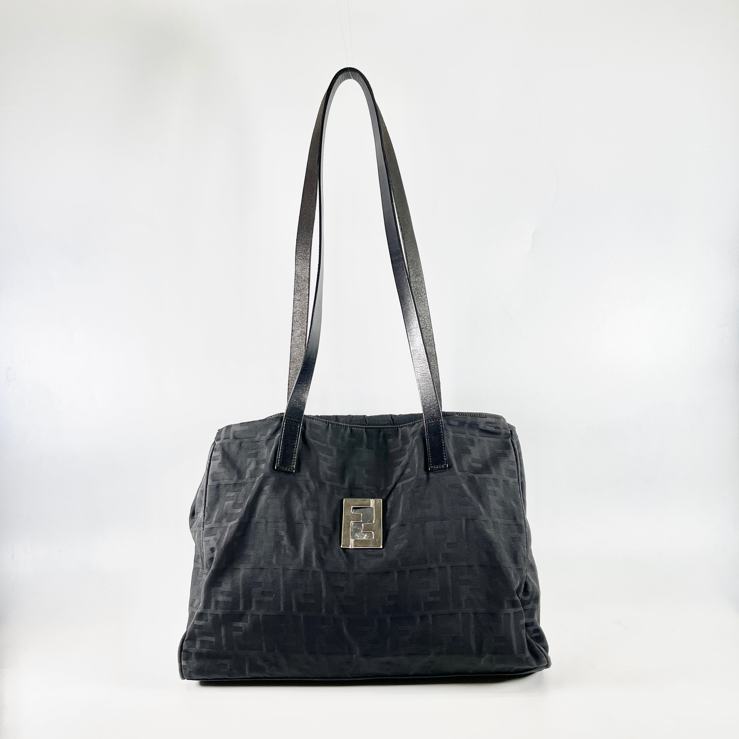 2603 secondhand FENDI Zucca Tote Bag