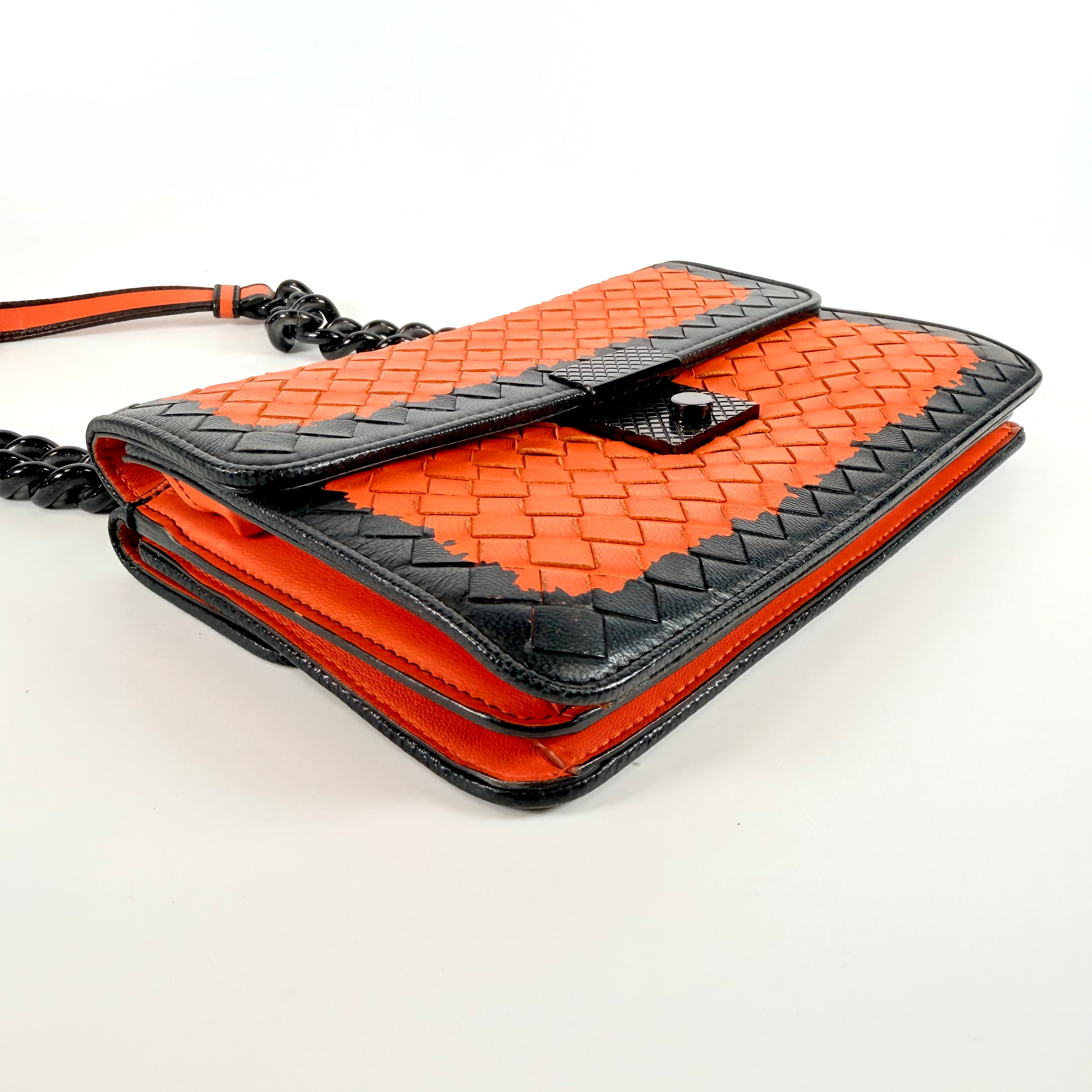 2606 secondhand BOTTEGA VENETA Intrecciato Shoulder Bag