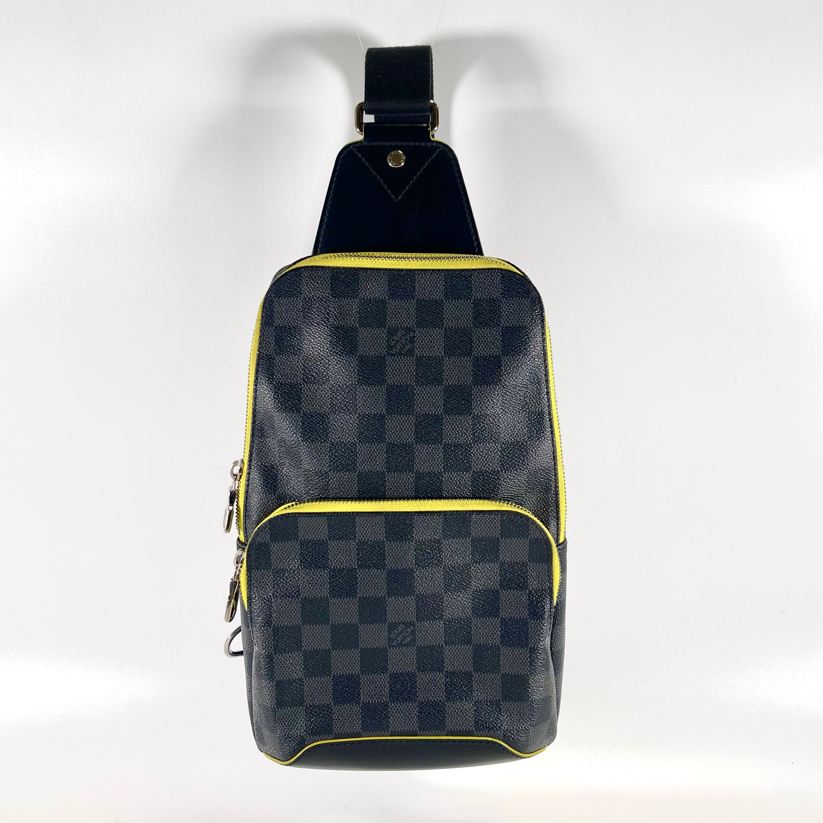 2512 secondhand  Louis Vuitton bodybag