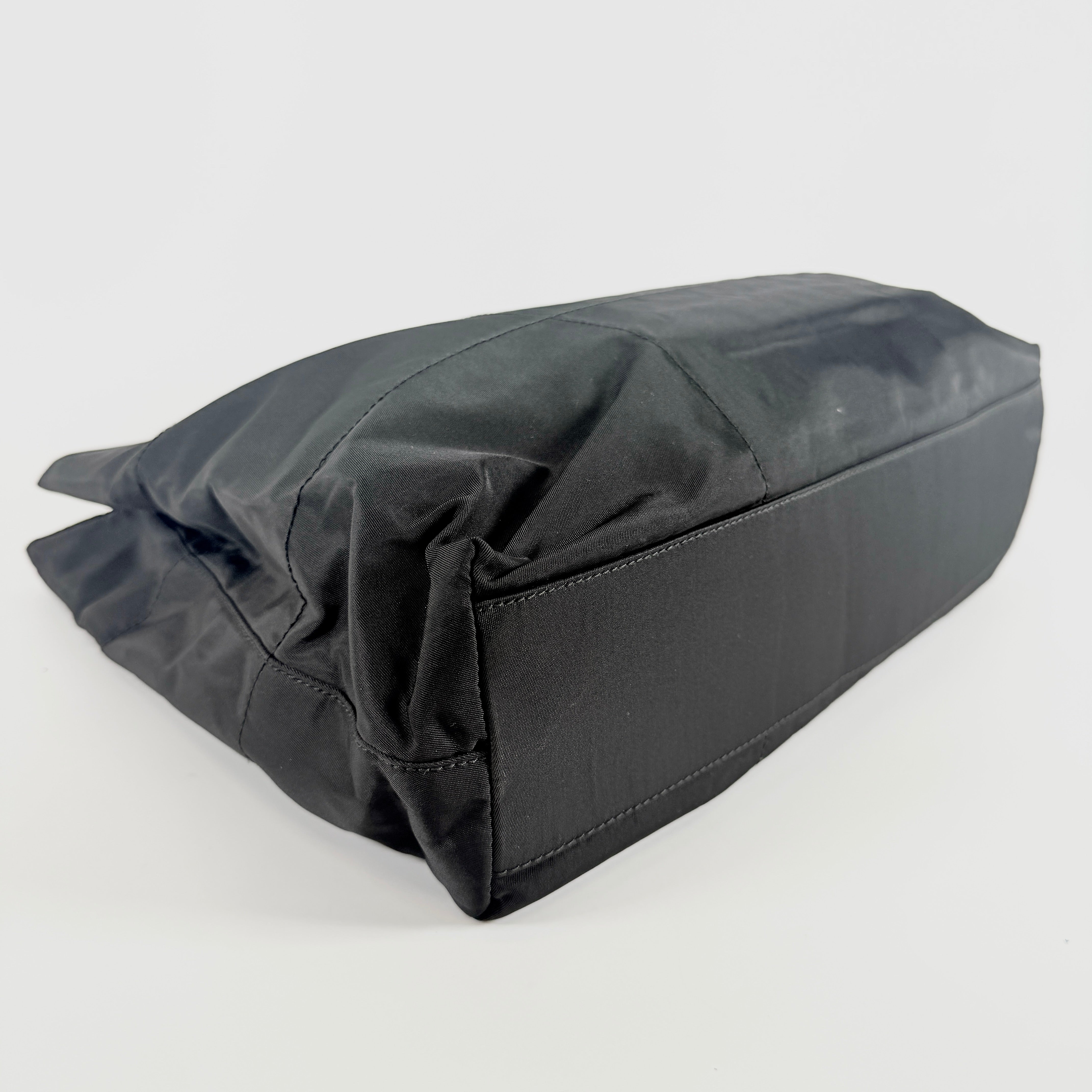 2608 secondhand PRADA nylon Shoulder bag