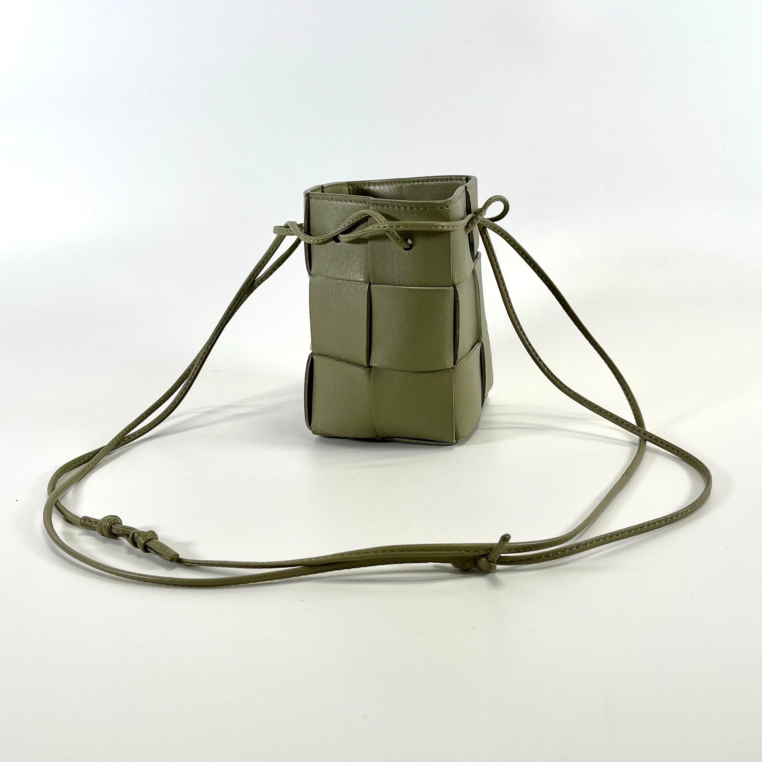 2512 secondhand  BOTTEGAVENETA Intl shoulder Khaki