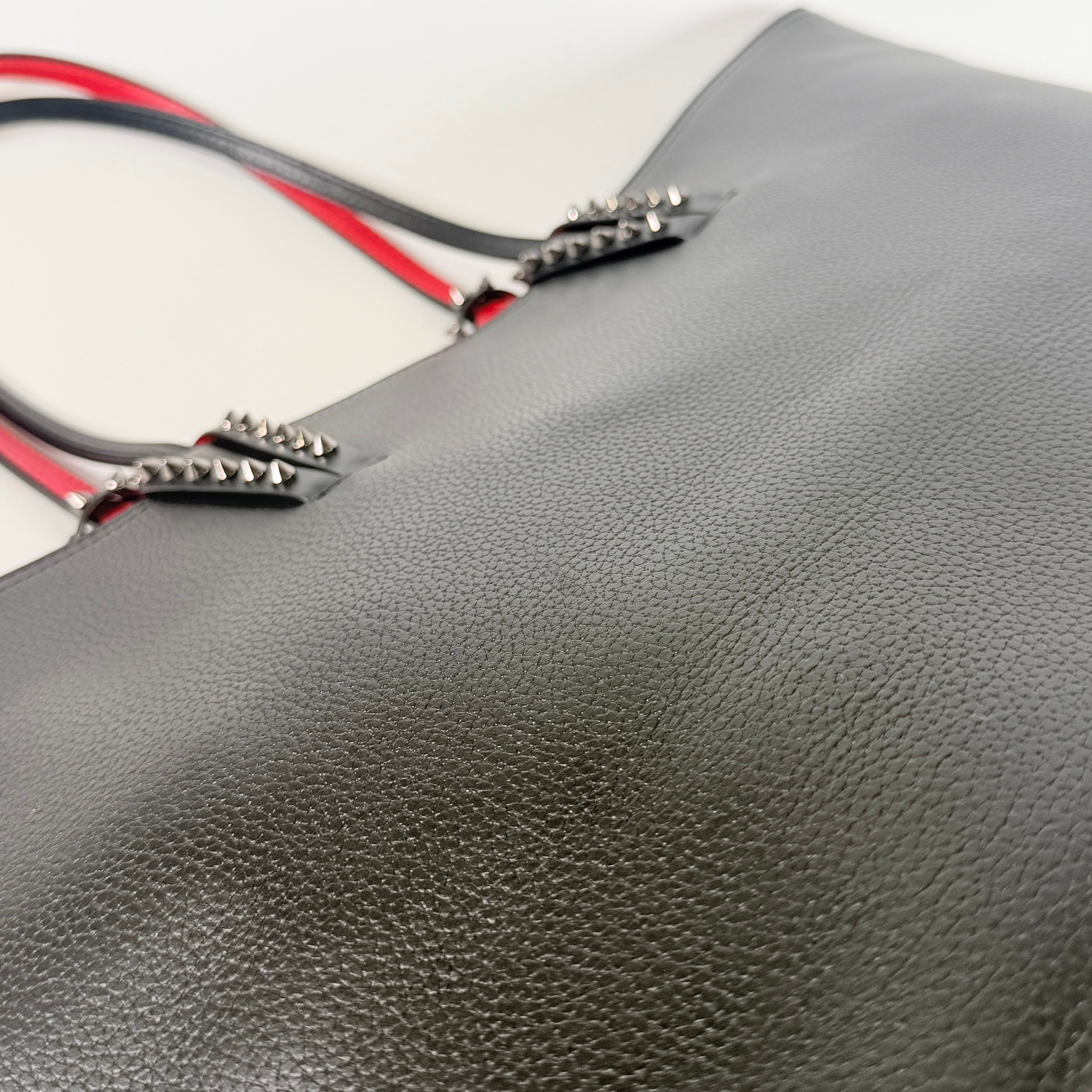 2608 secondhand Christian Louboutin Cabata Tote Bag With Pouch