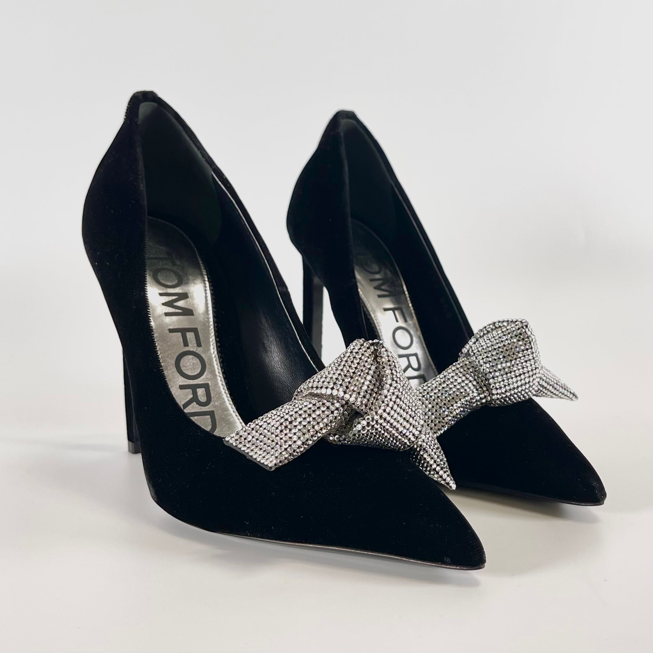 2512 TOM FORD Velour × leather pumps 37 crystal ribbon