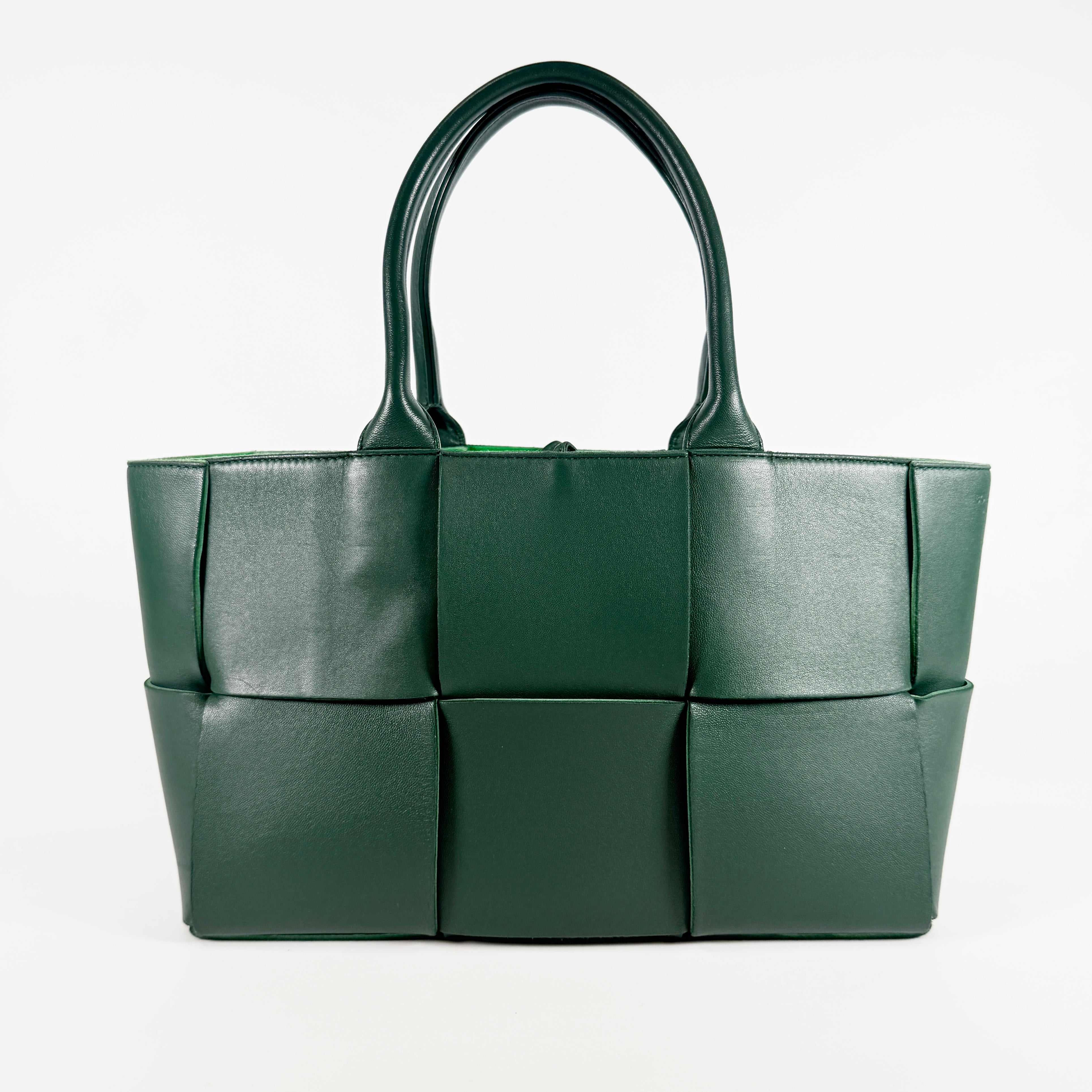 2608 secondhand BOTTEGA VENETA Arco Tote Bag