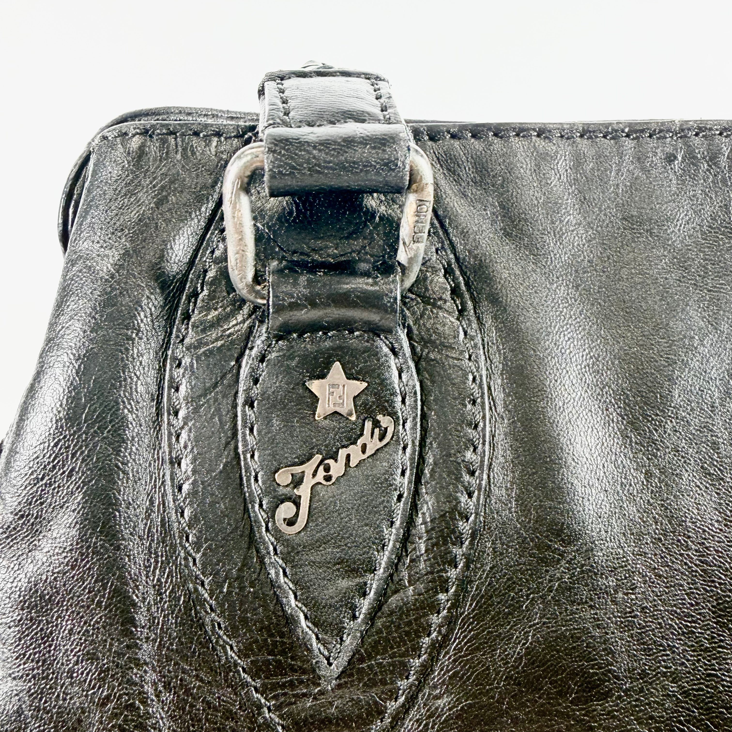 2607 secondhand FENDI hand bag