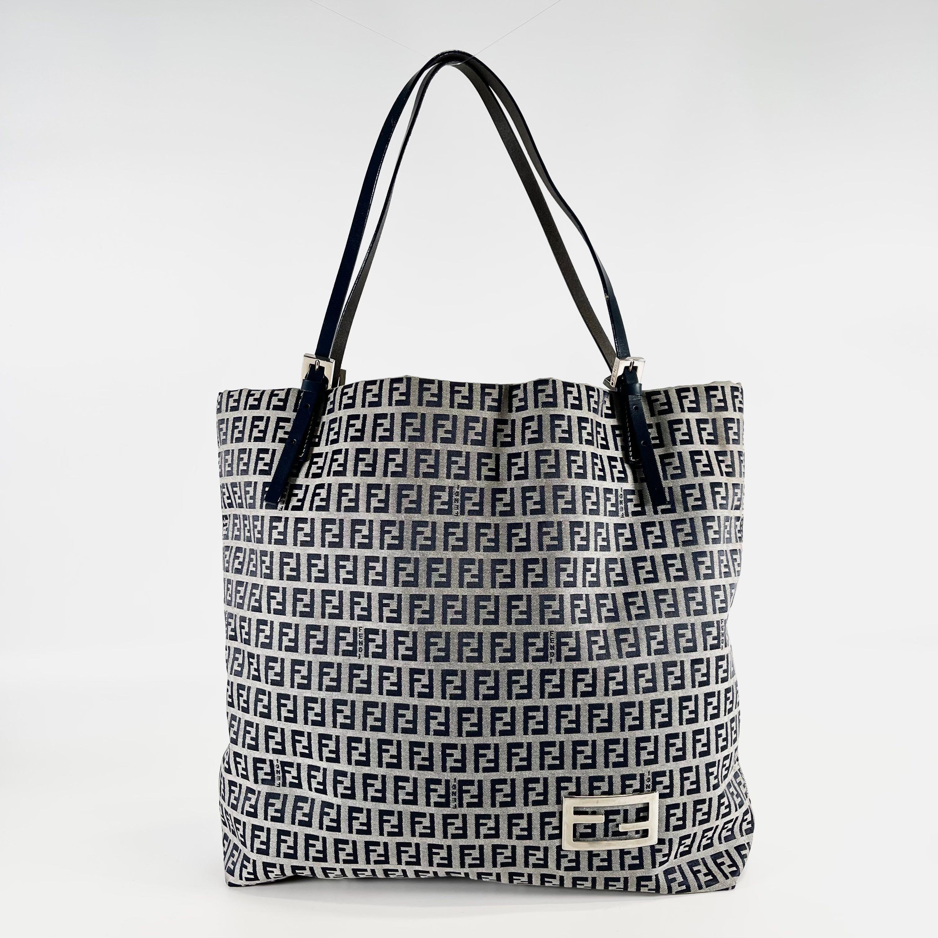 2602 secondhand FENDI Tote Bag