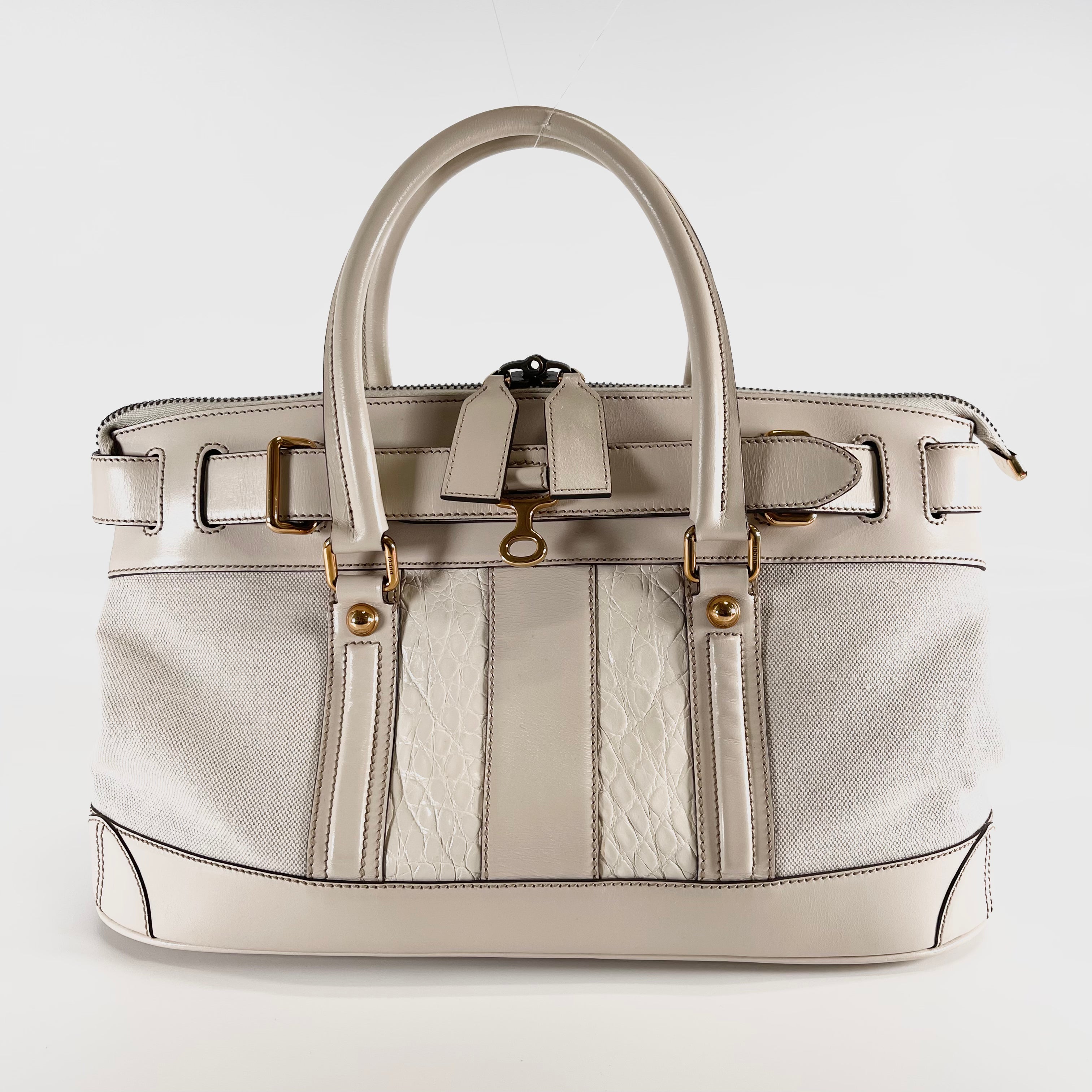 2602 secondhand GUCCI Body Bag white leather 223948
