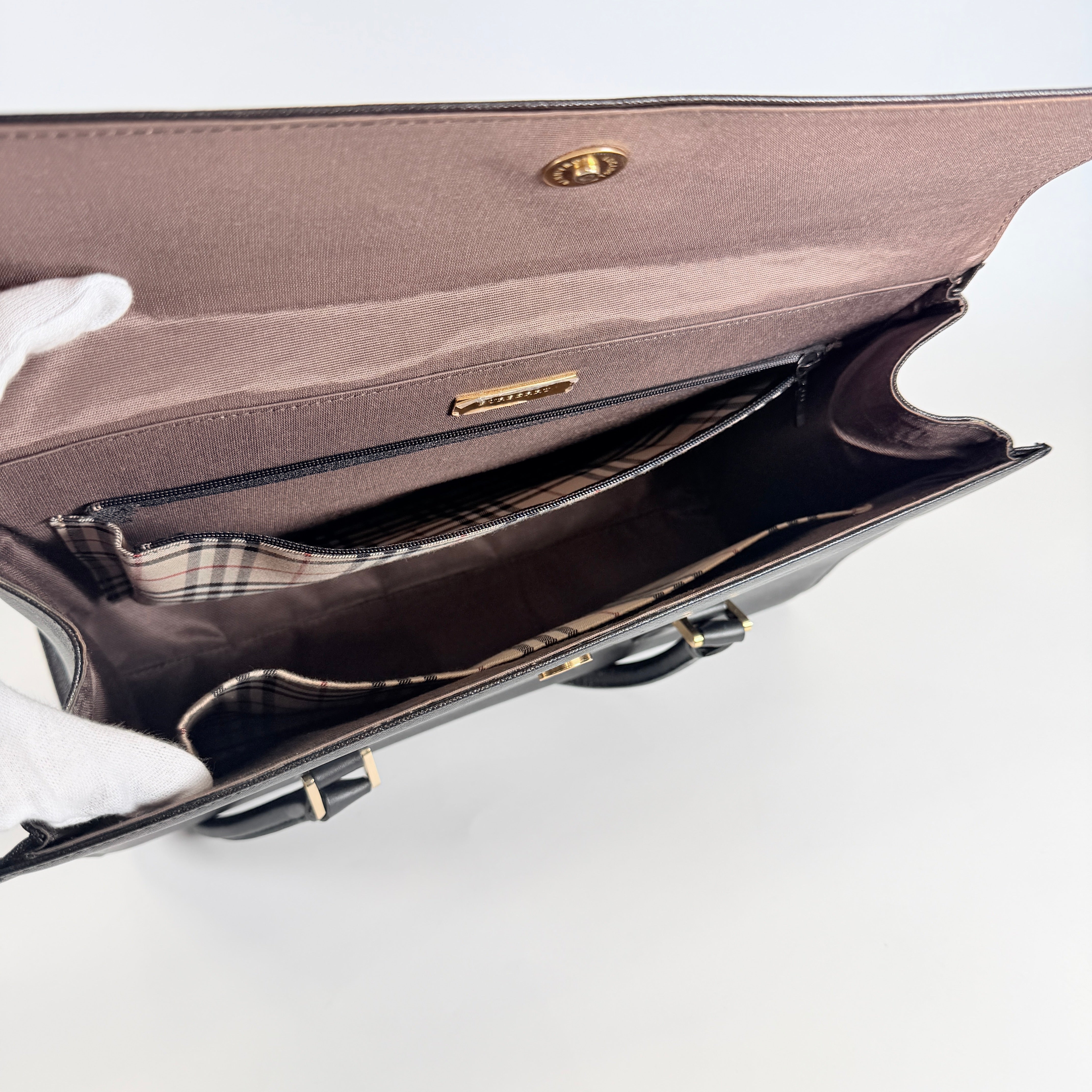 2606 secondhand BURBERRY leather hand bag black