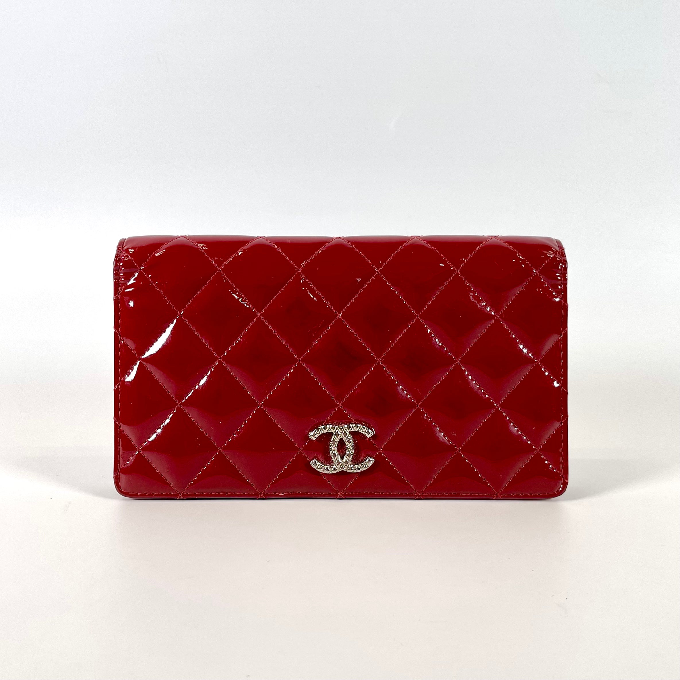 2511 CHANEL Matelasse Patent Leather Long Wallet Red