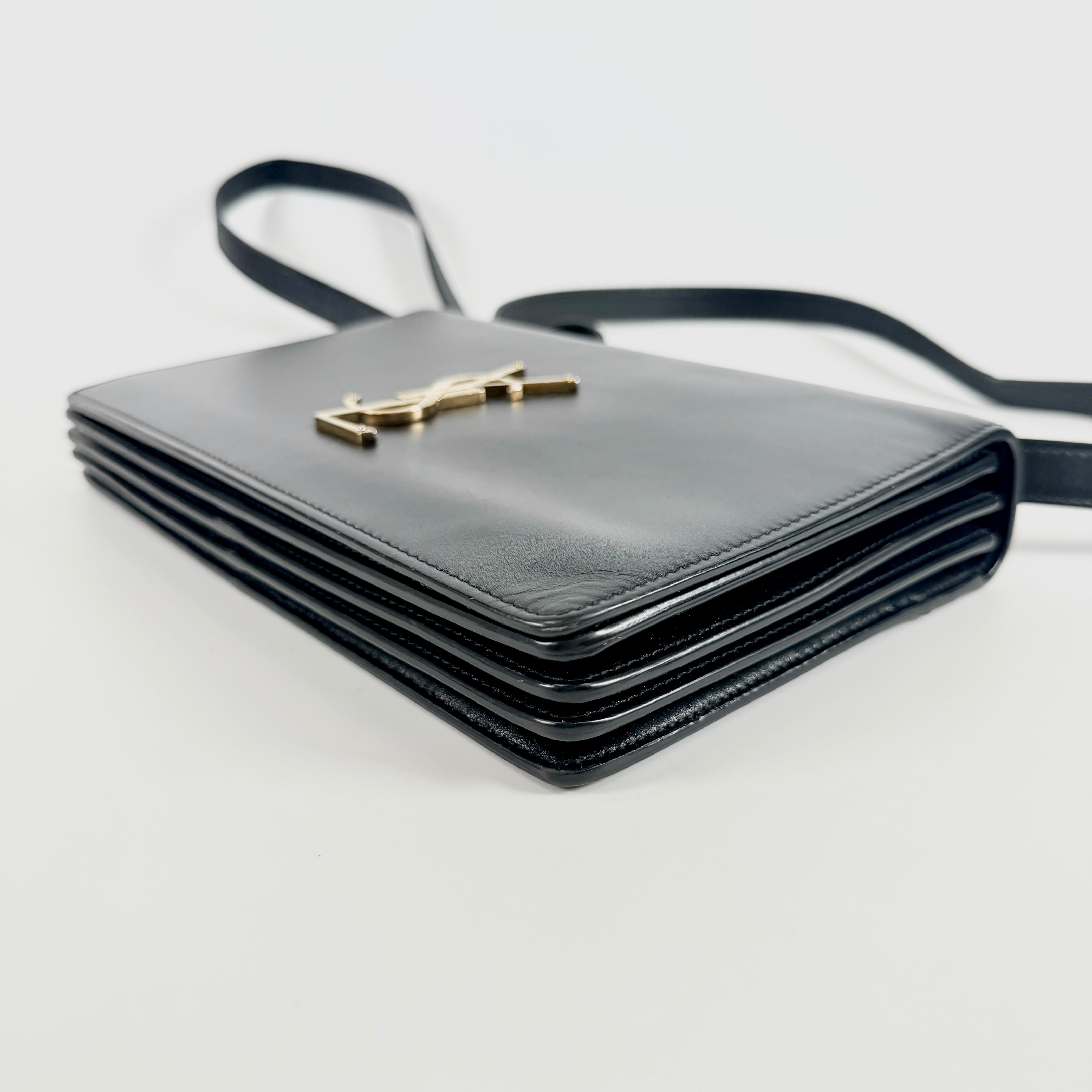 2604 secondhand Saint Laurent Calfskin Shoulder Bag
