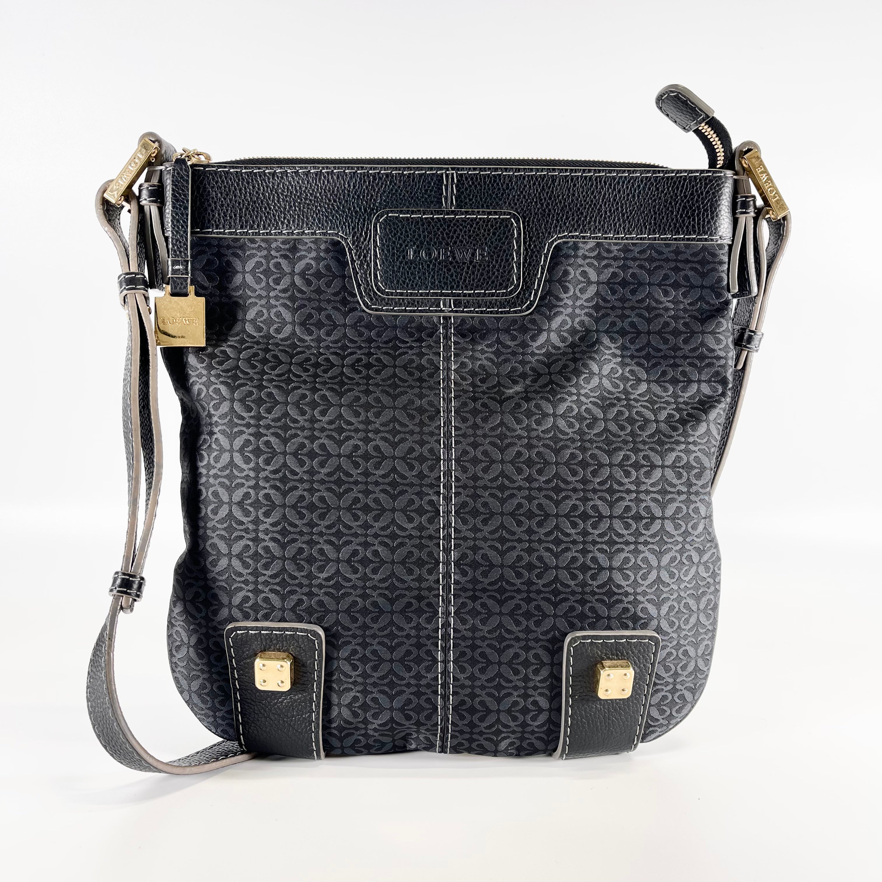 2602 secondhand LOEWE SHOULDER BAG