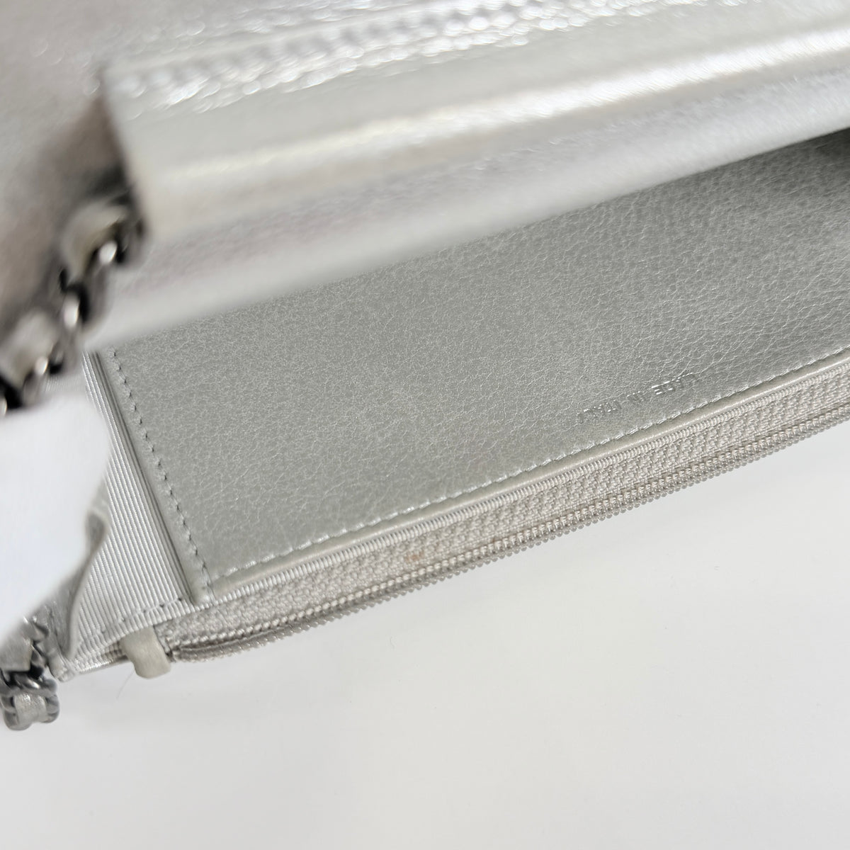 2607 secondhand CHANEL Chain Wallet