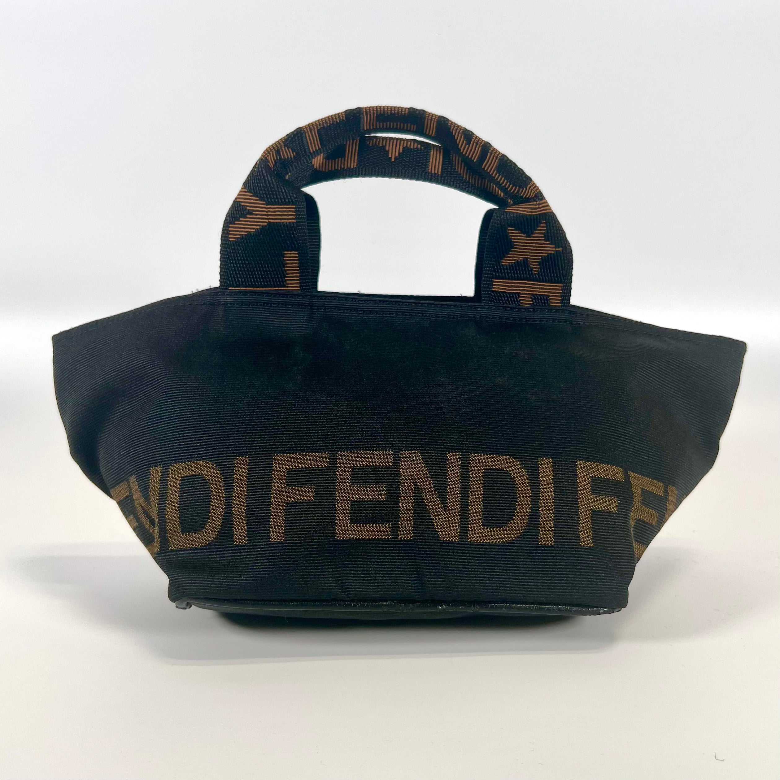 2512 secondhand  FENDI nylon hand bag
