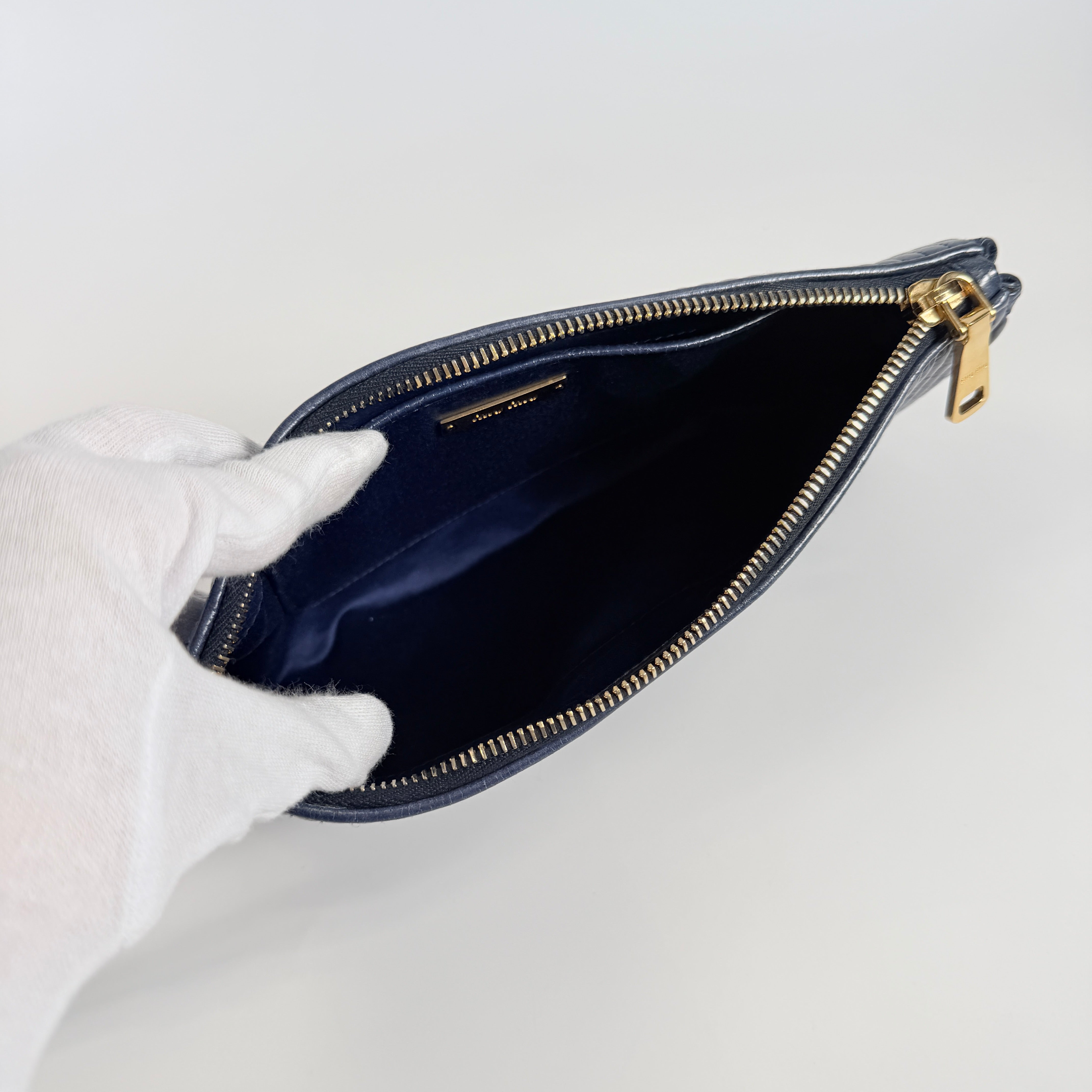 2608 secondhand MIUMIU Clutch Bag