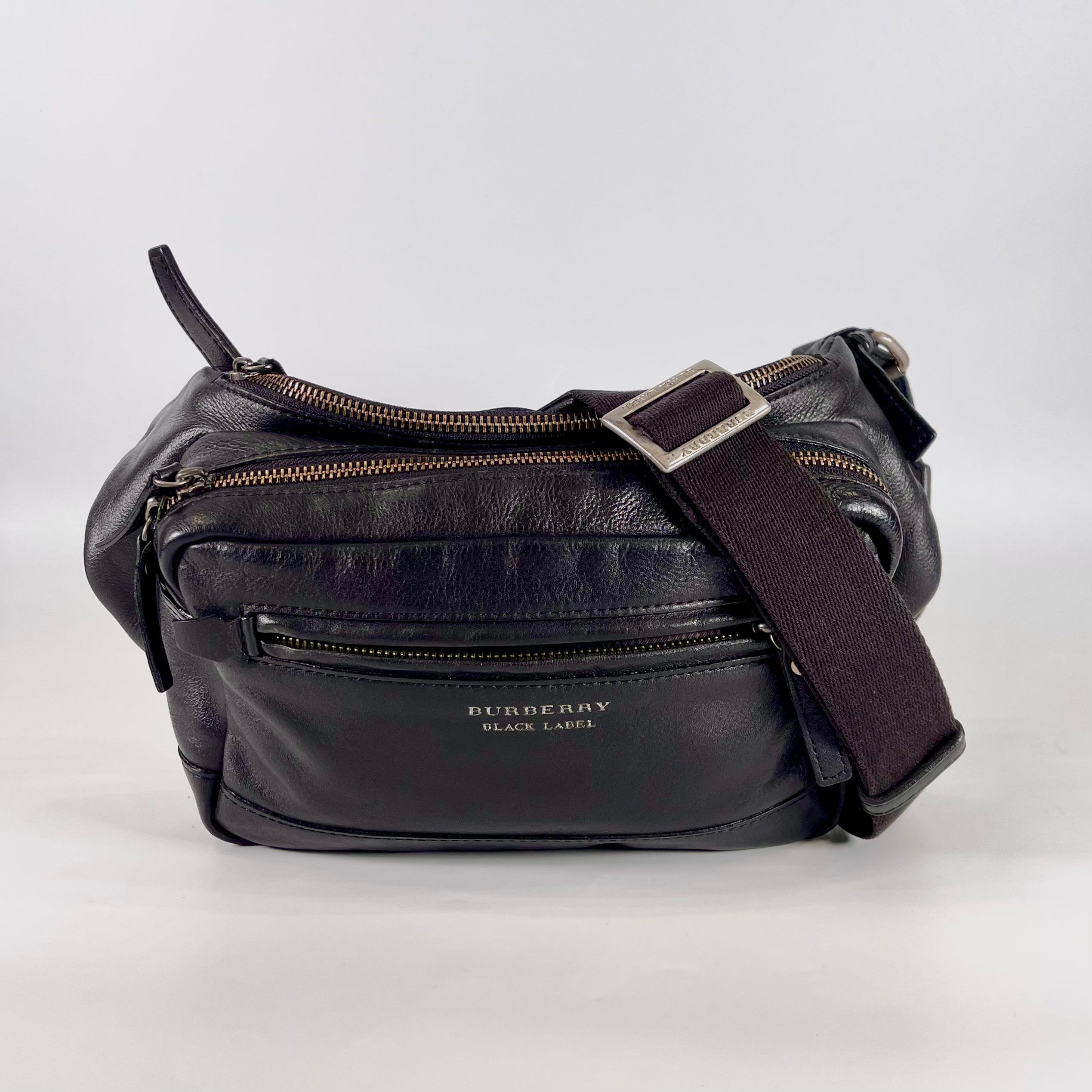 2601 secondhand BURBERRY Shoulder bag black