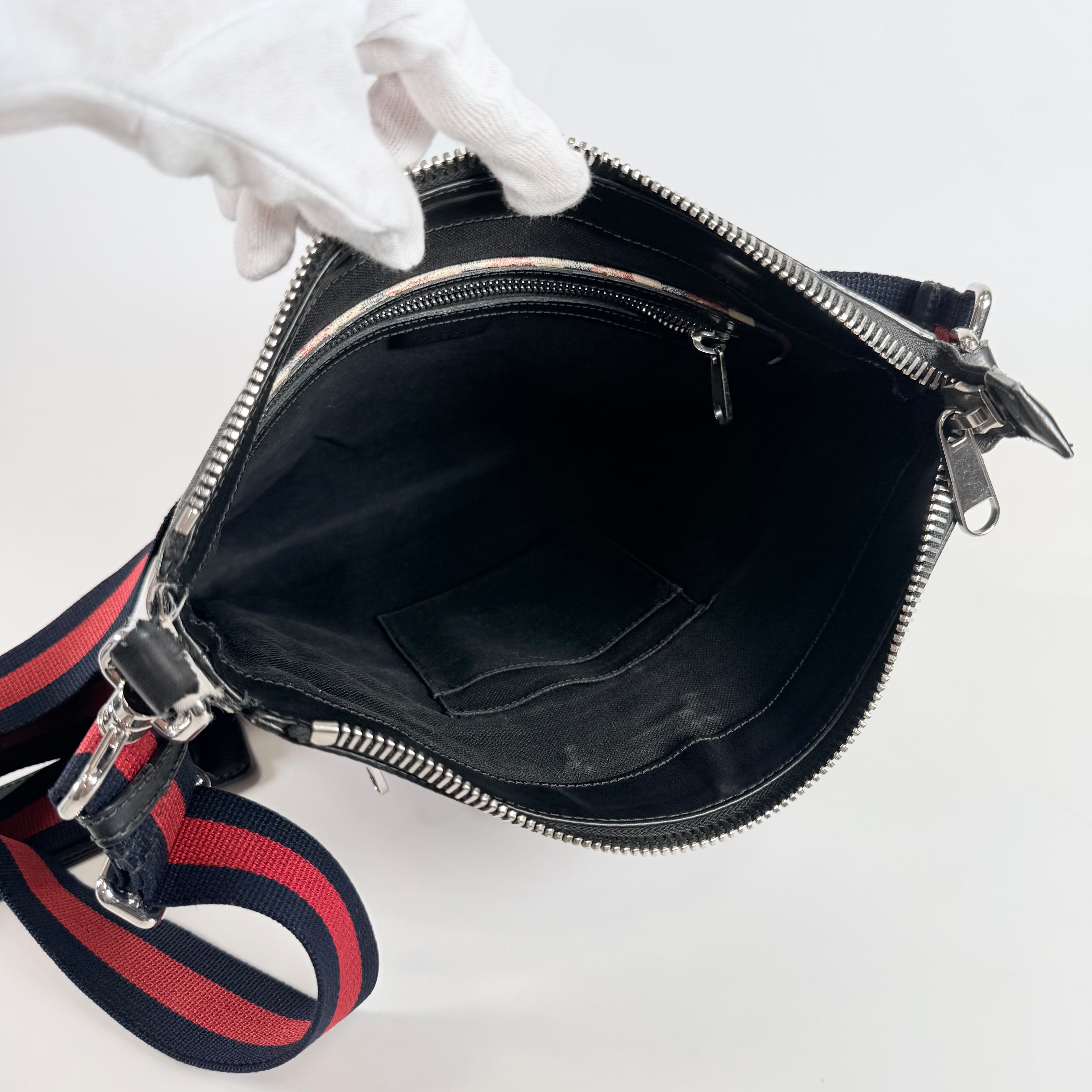 2606 secondhand GUCCI GG Supreme Shoulder bag