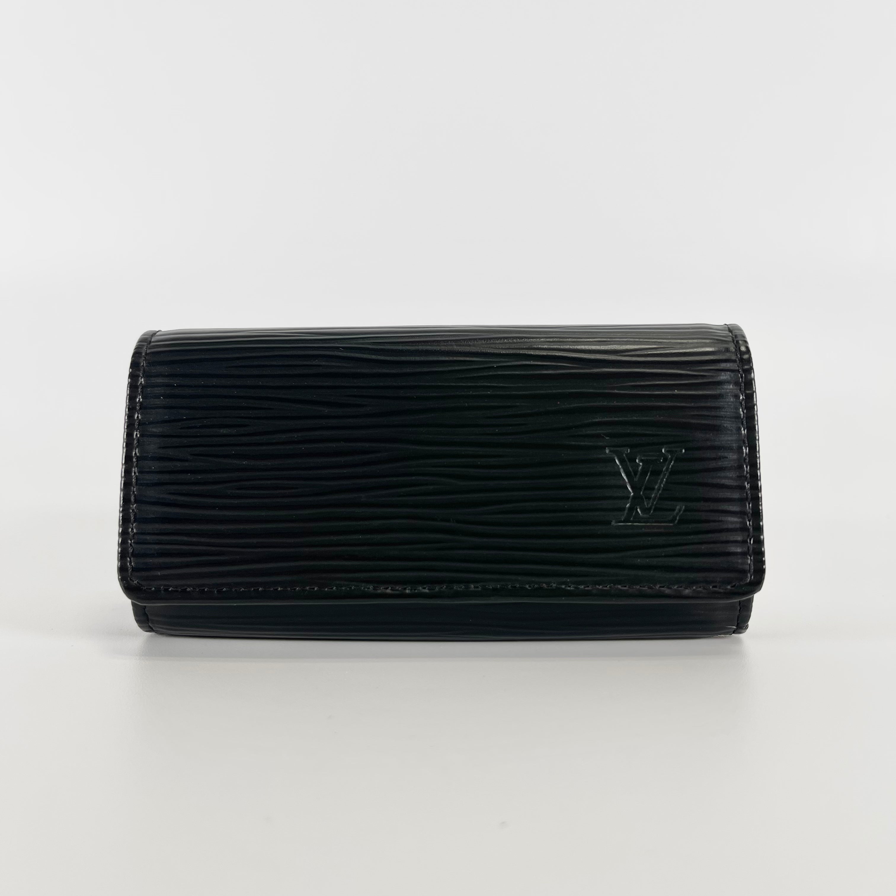 2602 secondhand LV key case CA0045