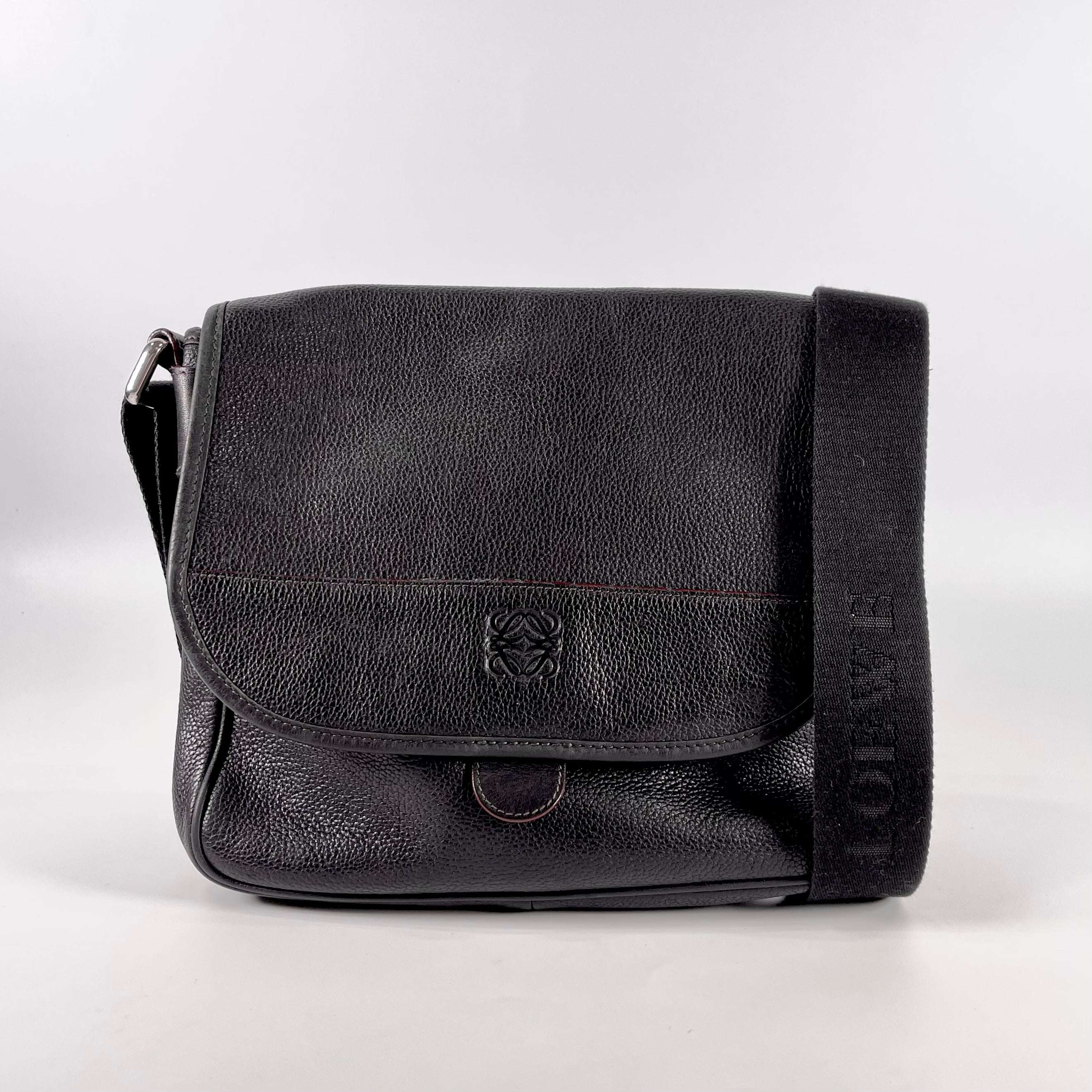 2602 secondhand LOEWE anagram Shoulder bag