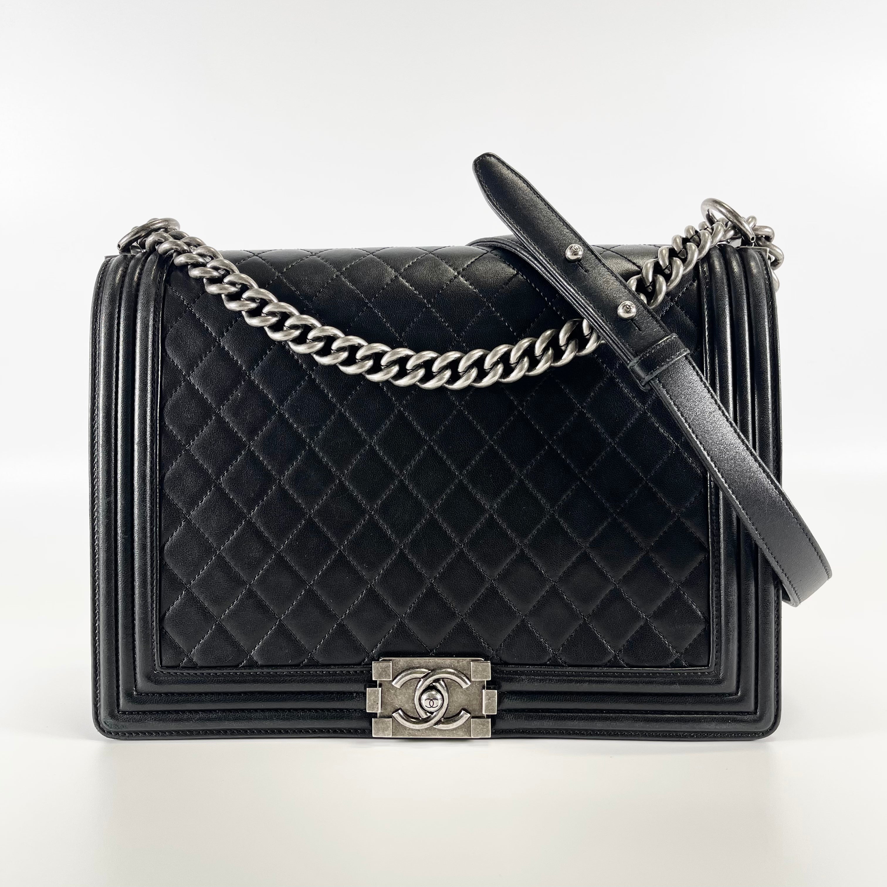 2602 secondhand CHANEL brand bag