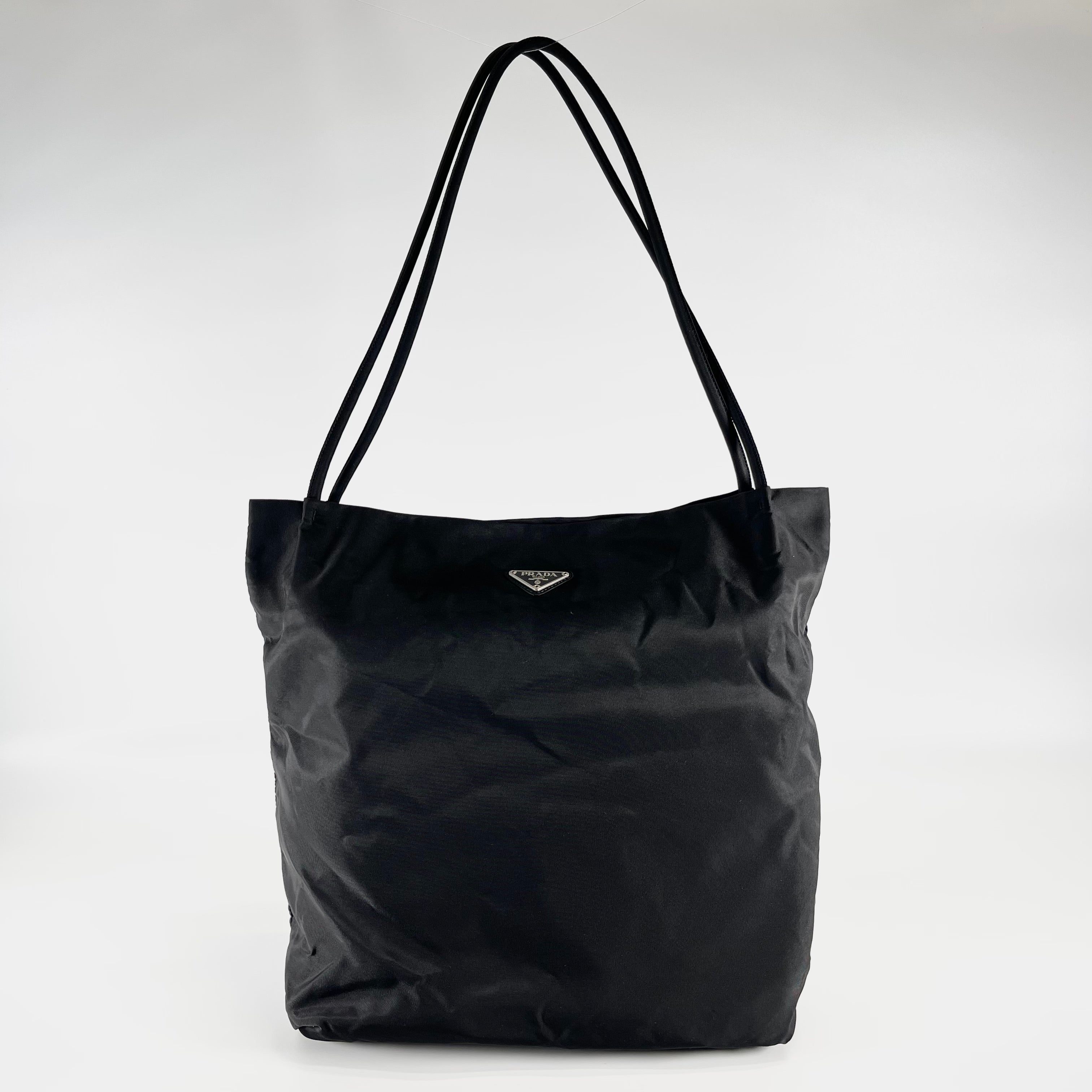 2601 secondhand PRADA nylon hand bag
