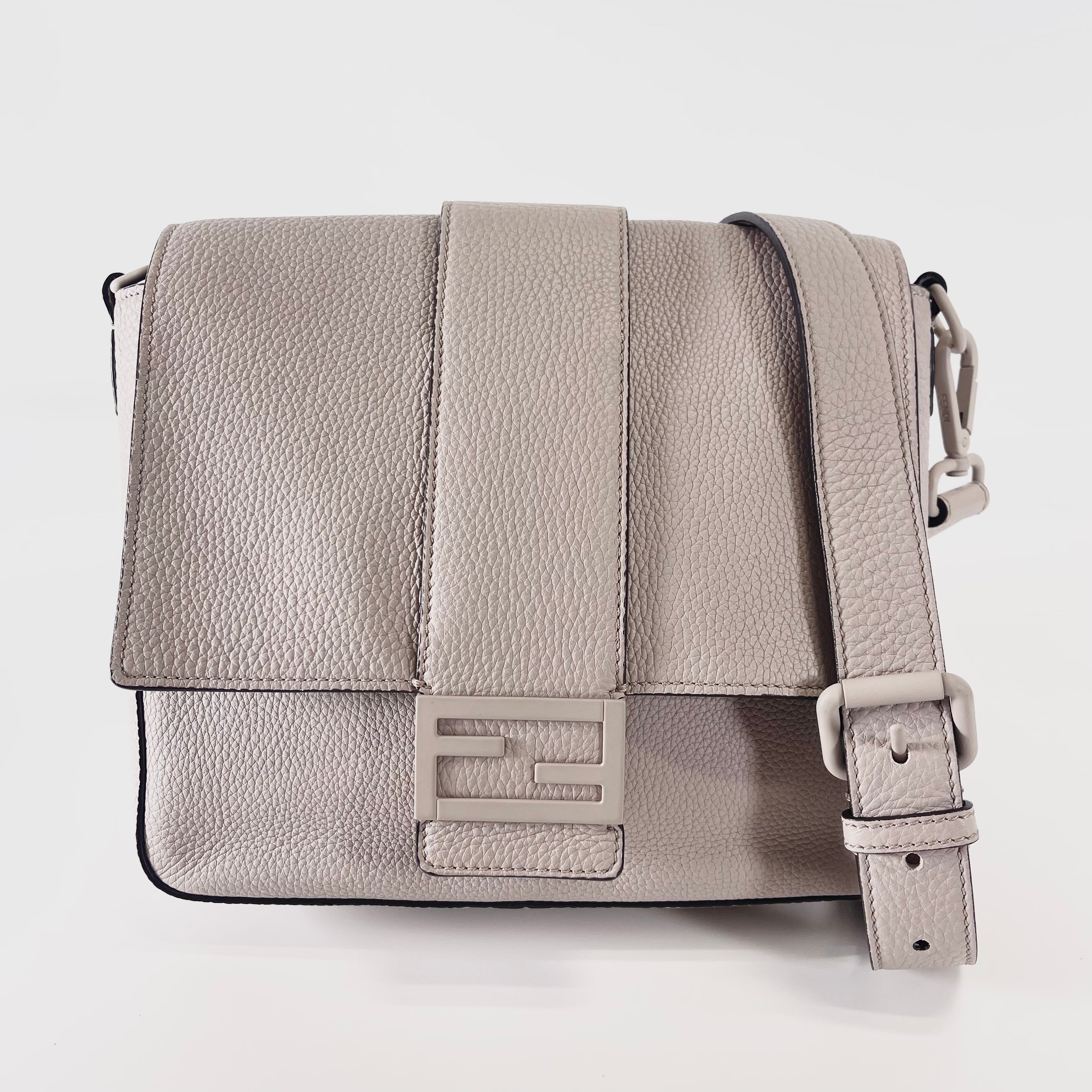 2603 secondhand FENDI Shoulder bag