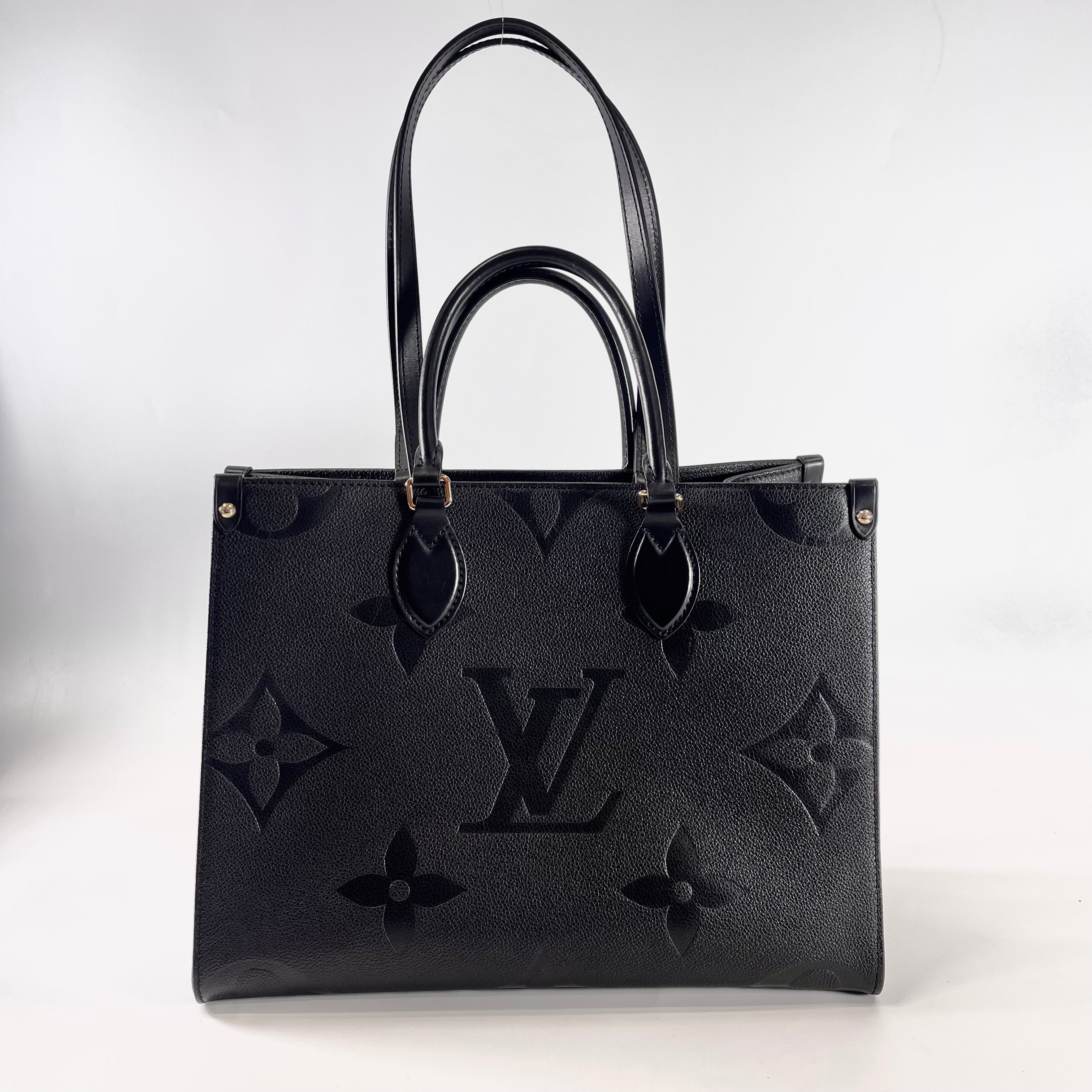 2603 secondhand LV On the Go