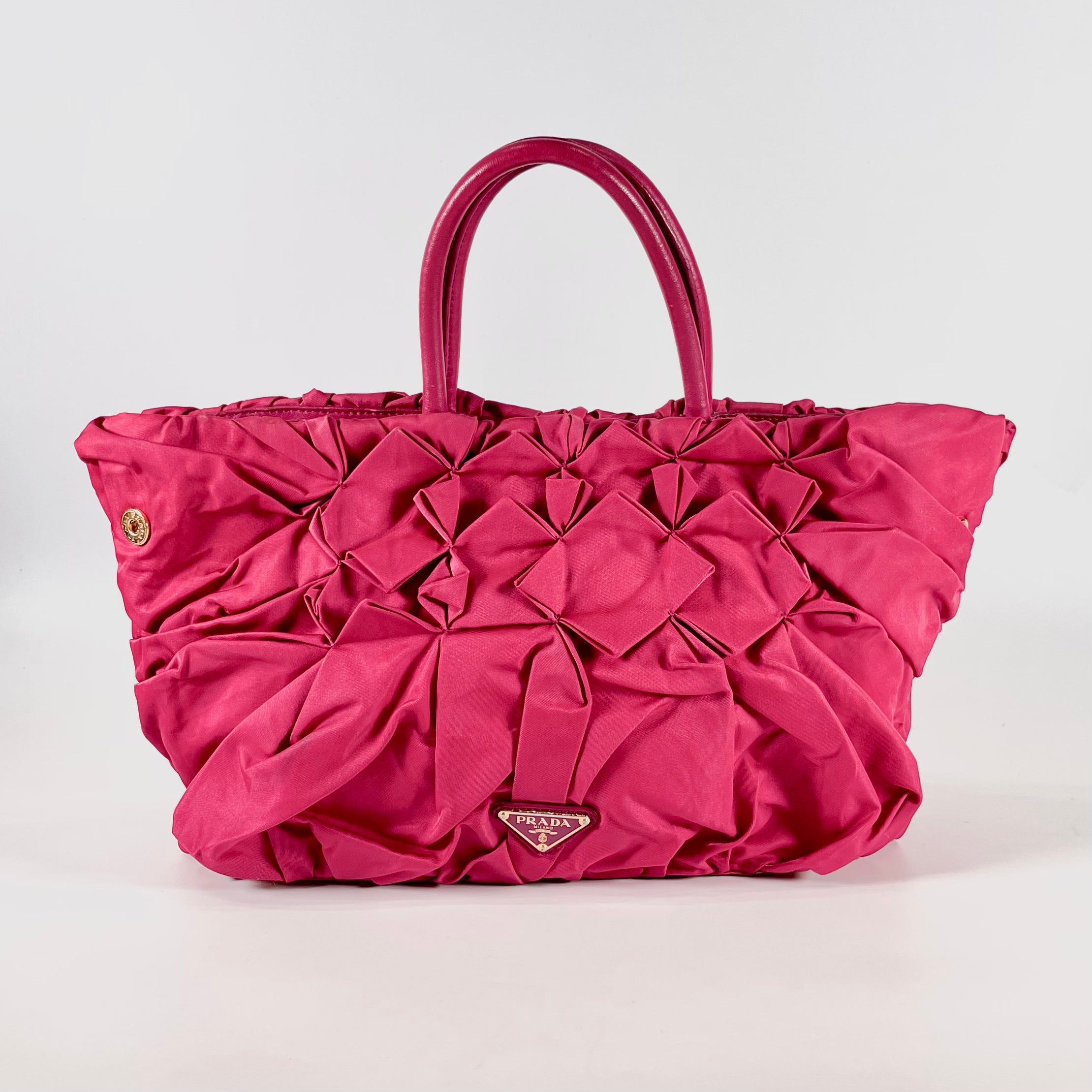 2512 secondhand  PRADA nylon hand bag
