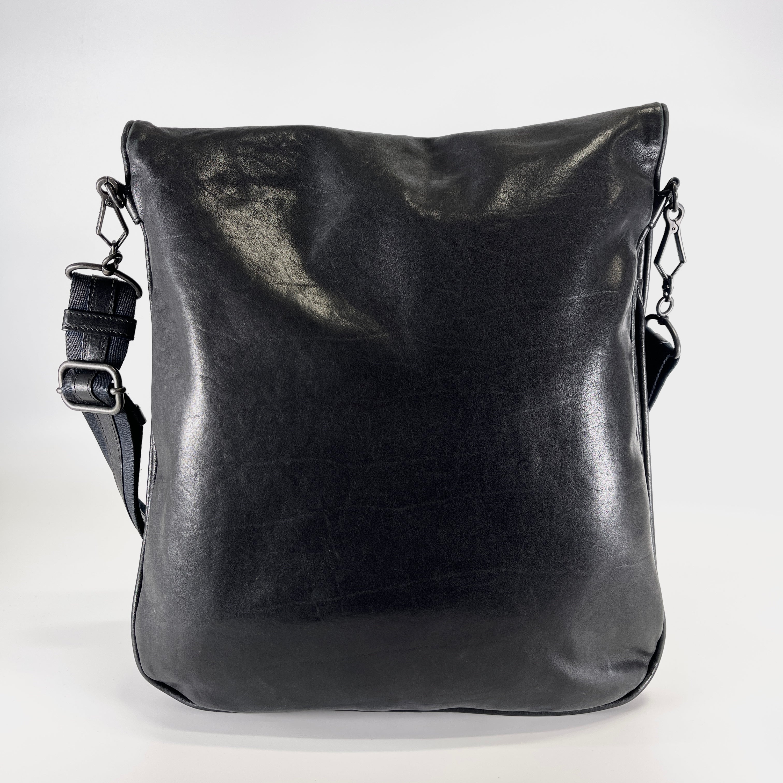 2604 secondhand BOTTEGA VENETA Intrecciato shoulder black