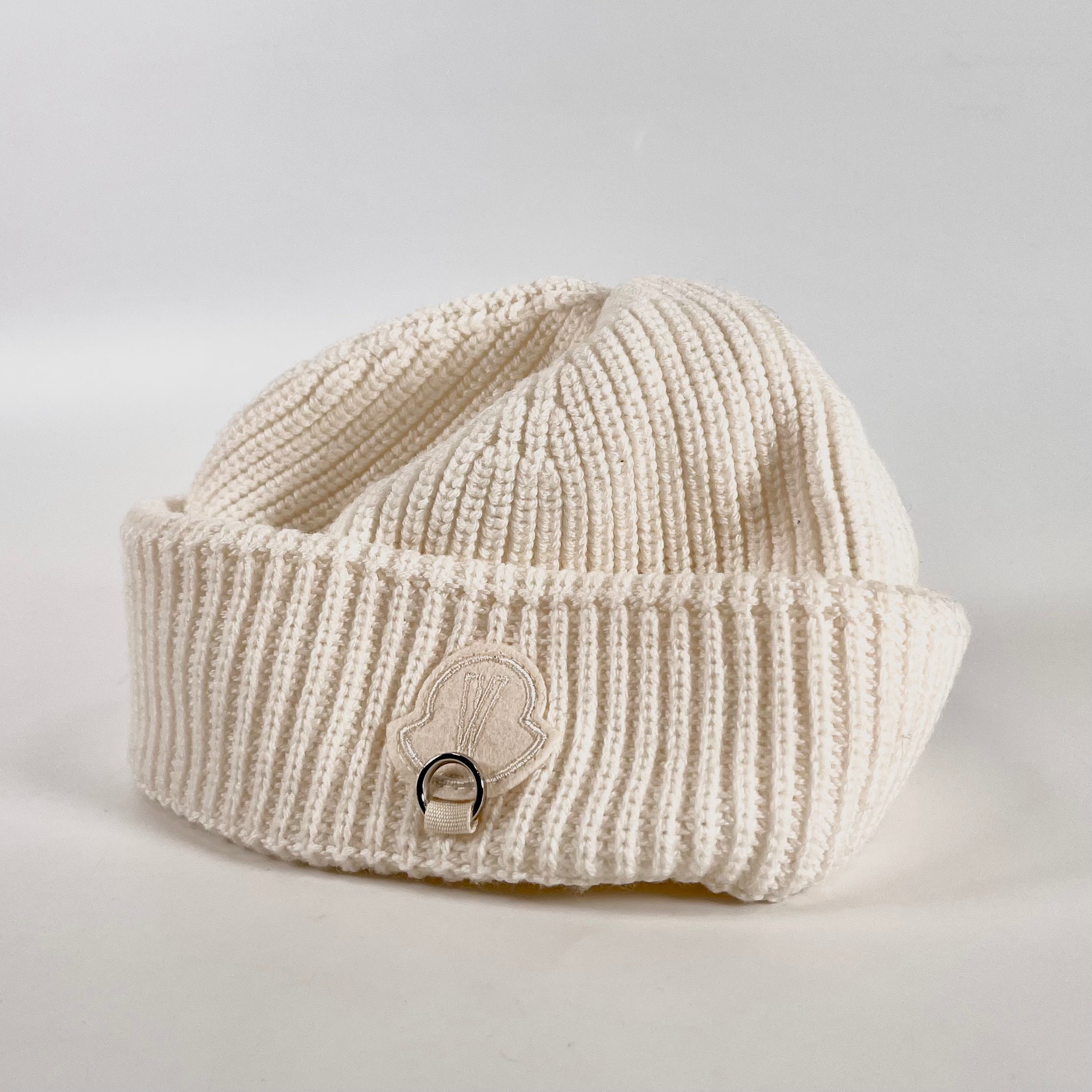 2602 secondhand MONCLER BERRETTO TRICOT knit cap wool white