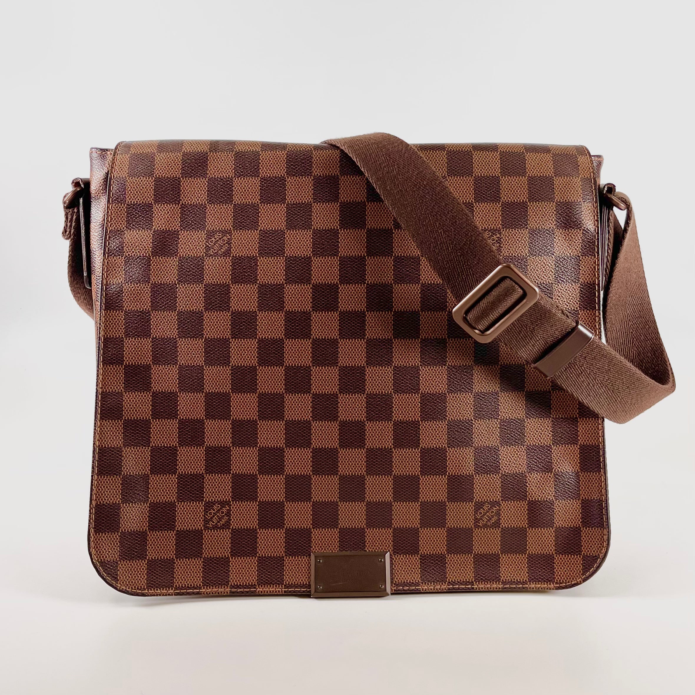 2602 secondhand LV brand bag N41212 District MM FL3192
