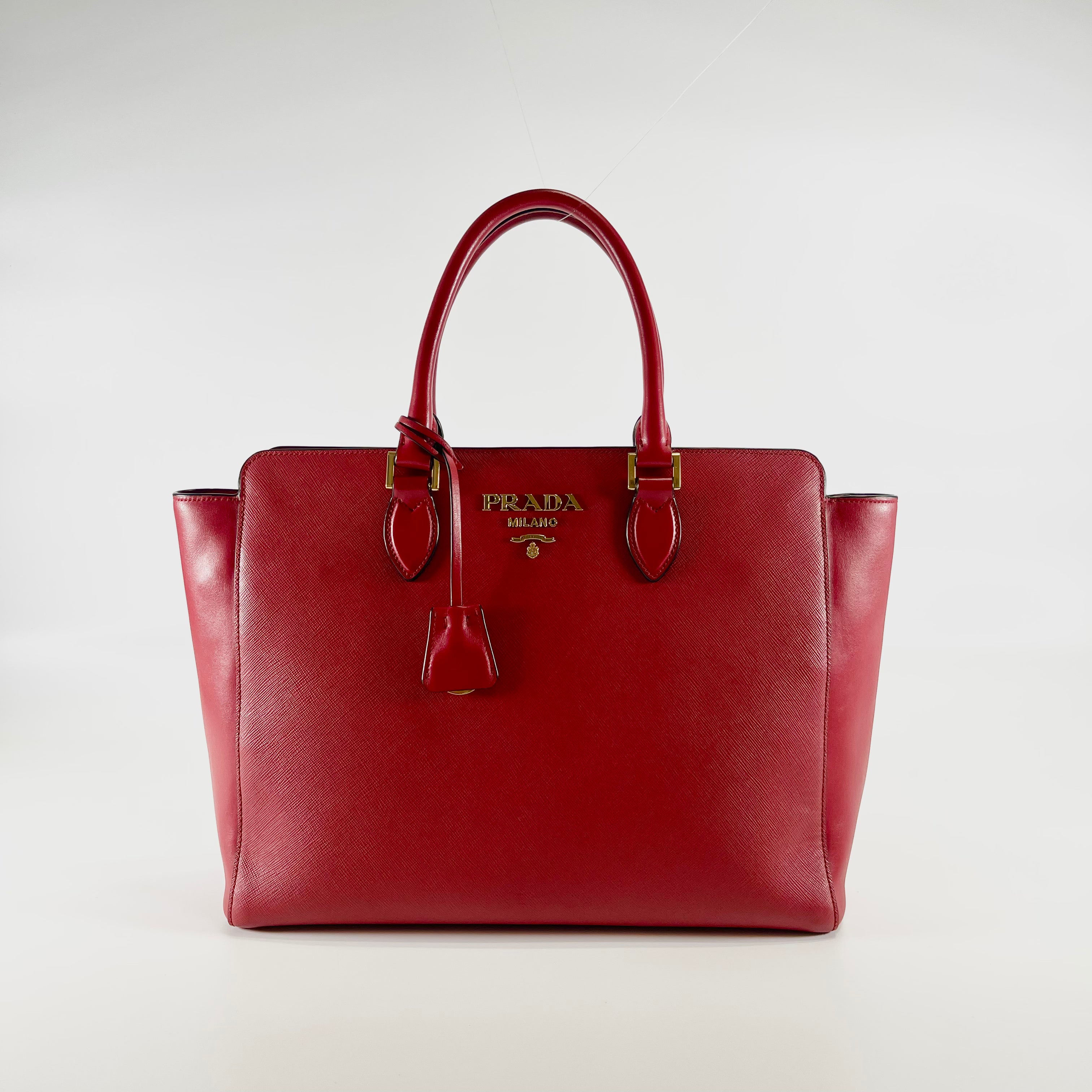 2601 secondhand PRADA Saffiano Tote Bag