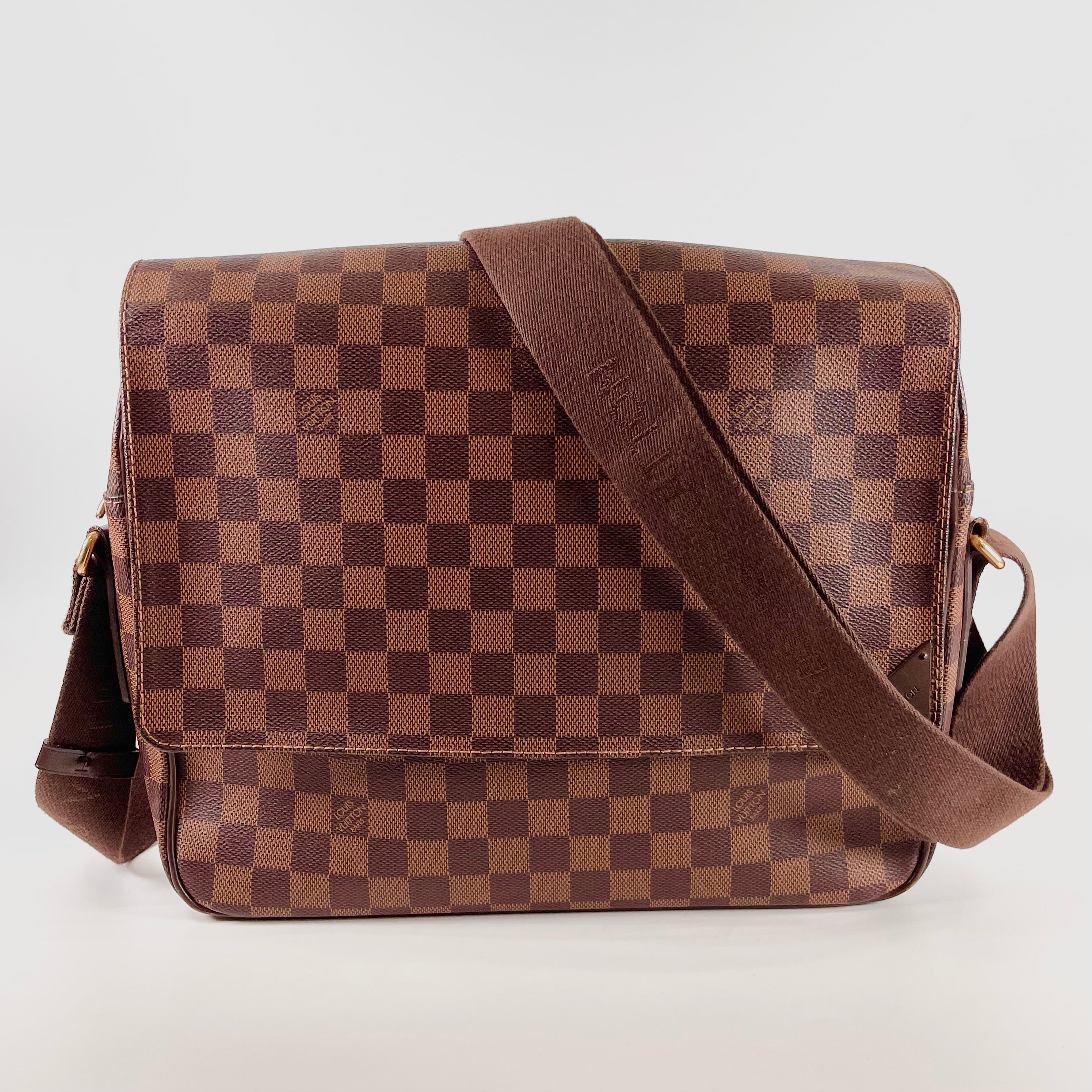 2602 secondhand LV brand bag Shelton MM
