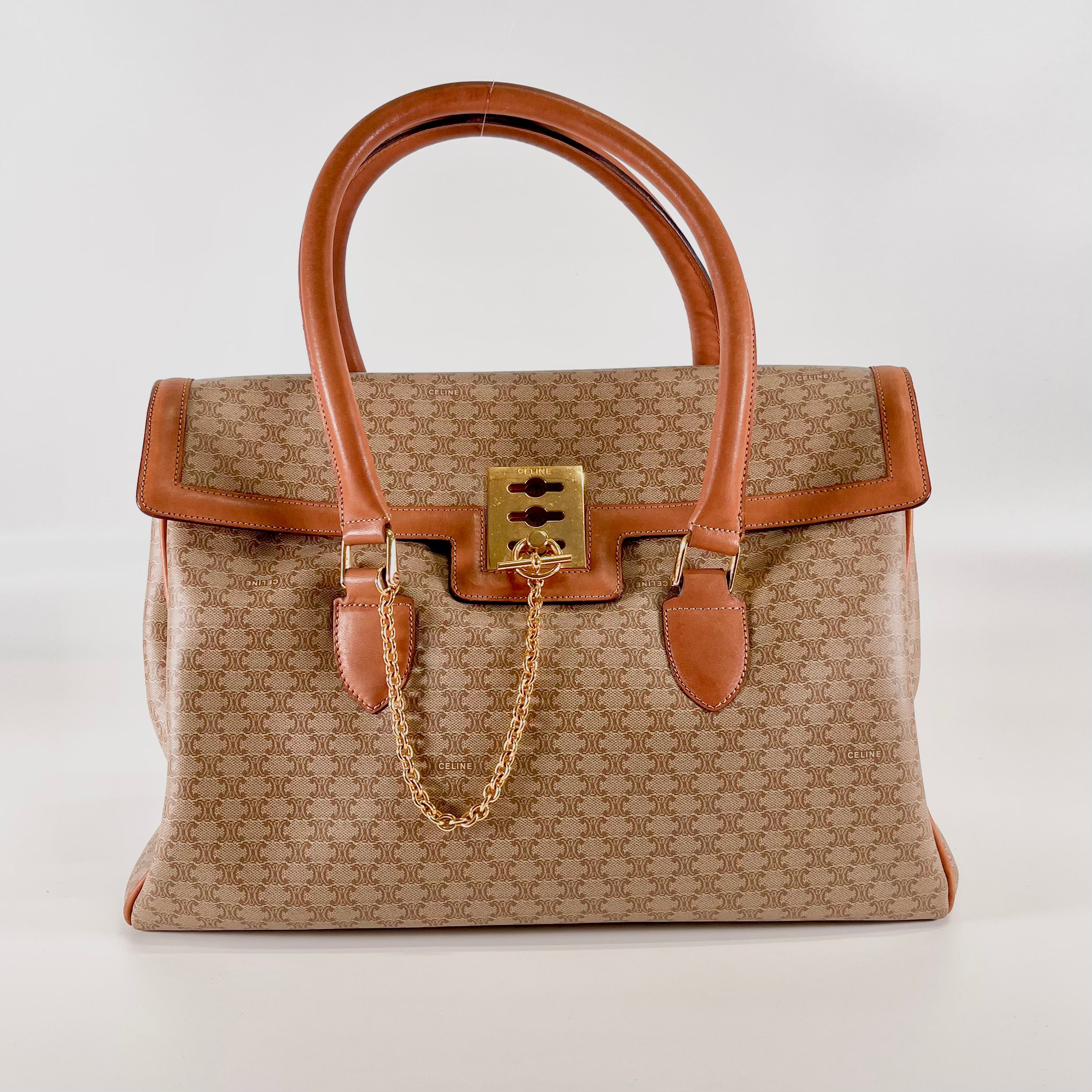2602 secondhand CELINE Macadam hand bag