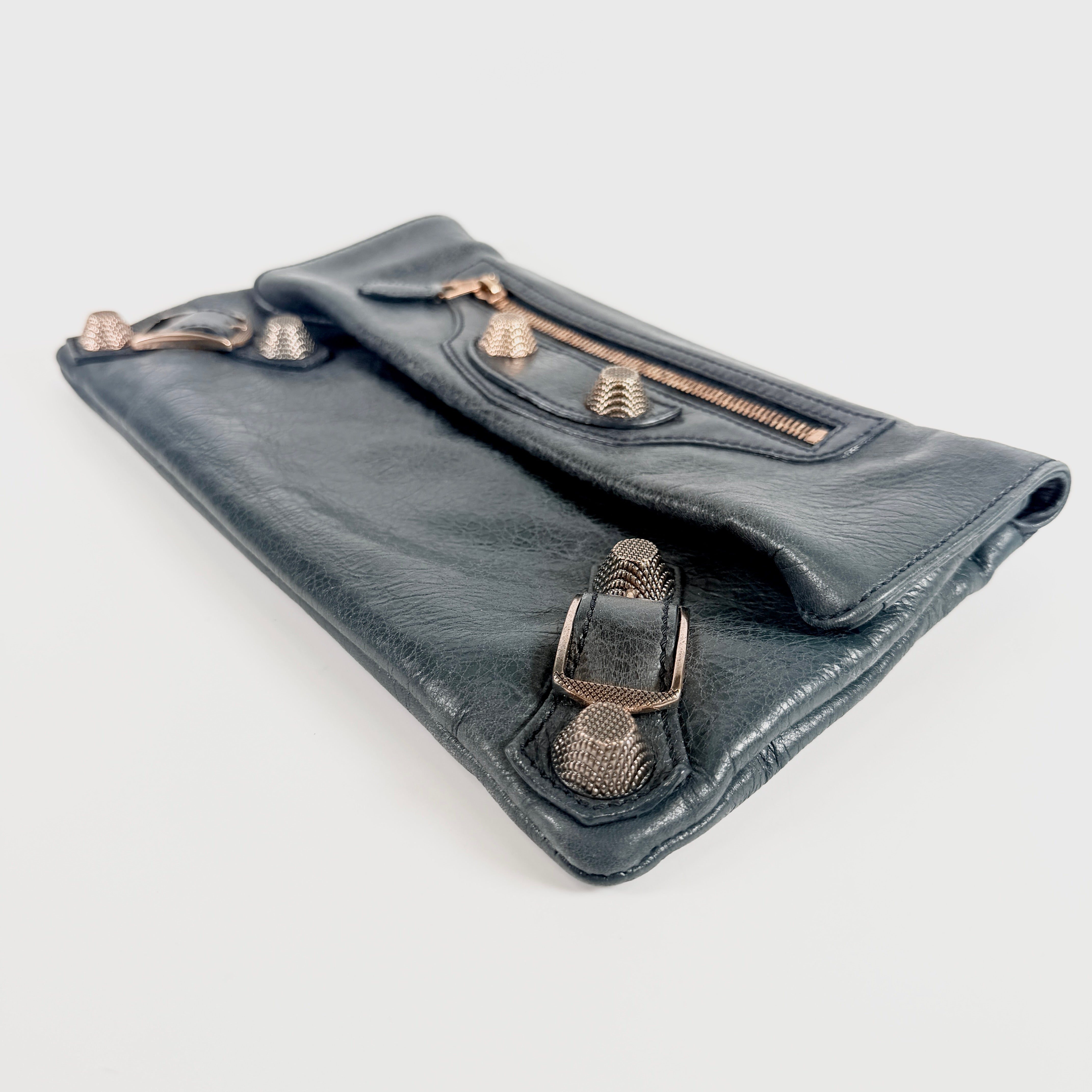 2608 secondhand BALENCIAGA Classic Clutch Grey